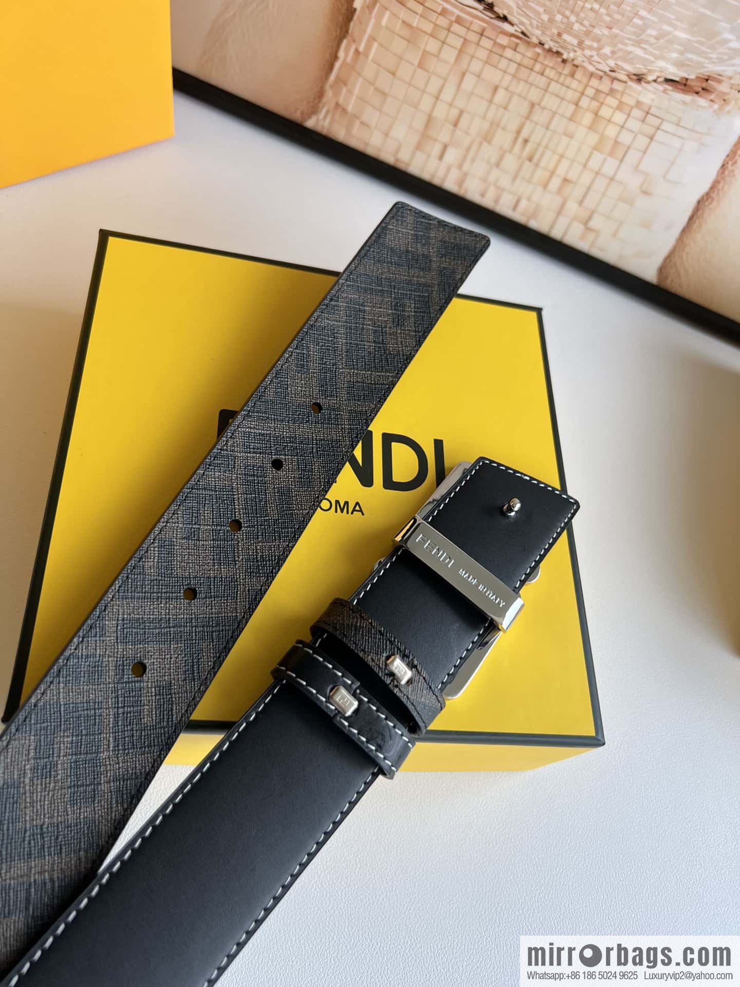 Fendi's latest extraordinary creative gradual change printing double FF cowhide belt