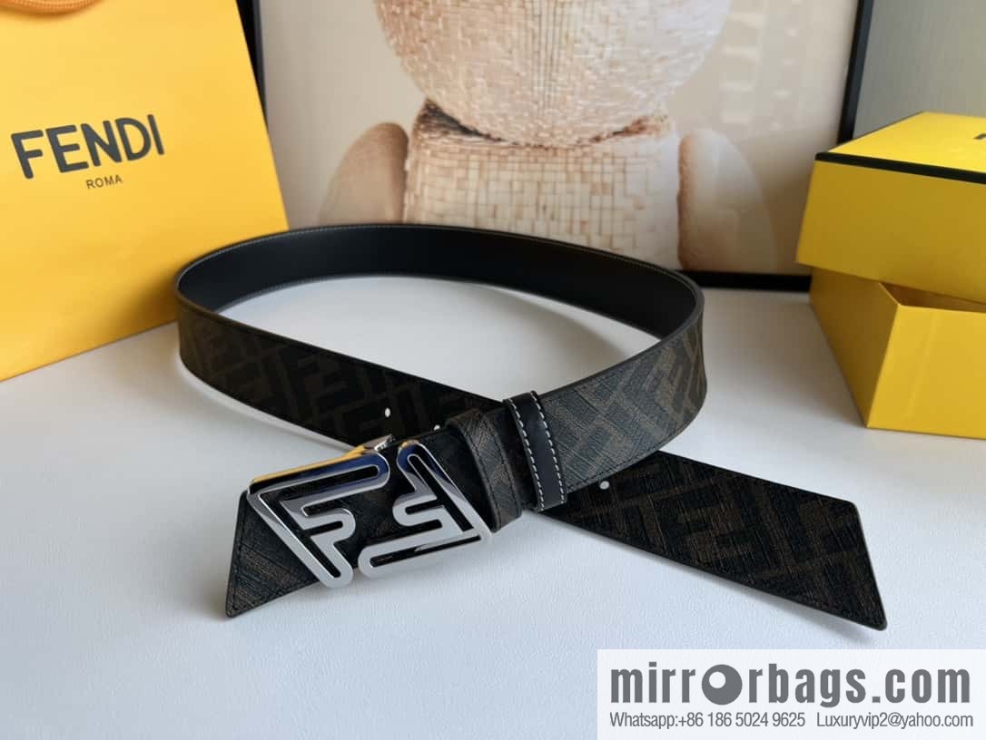 Fendi's latest extraordinary creative gradual change printing double FF cowhide belt