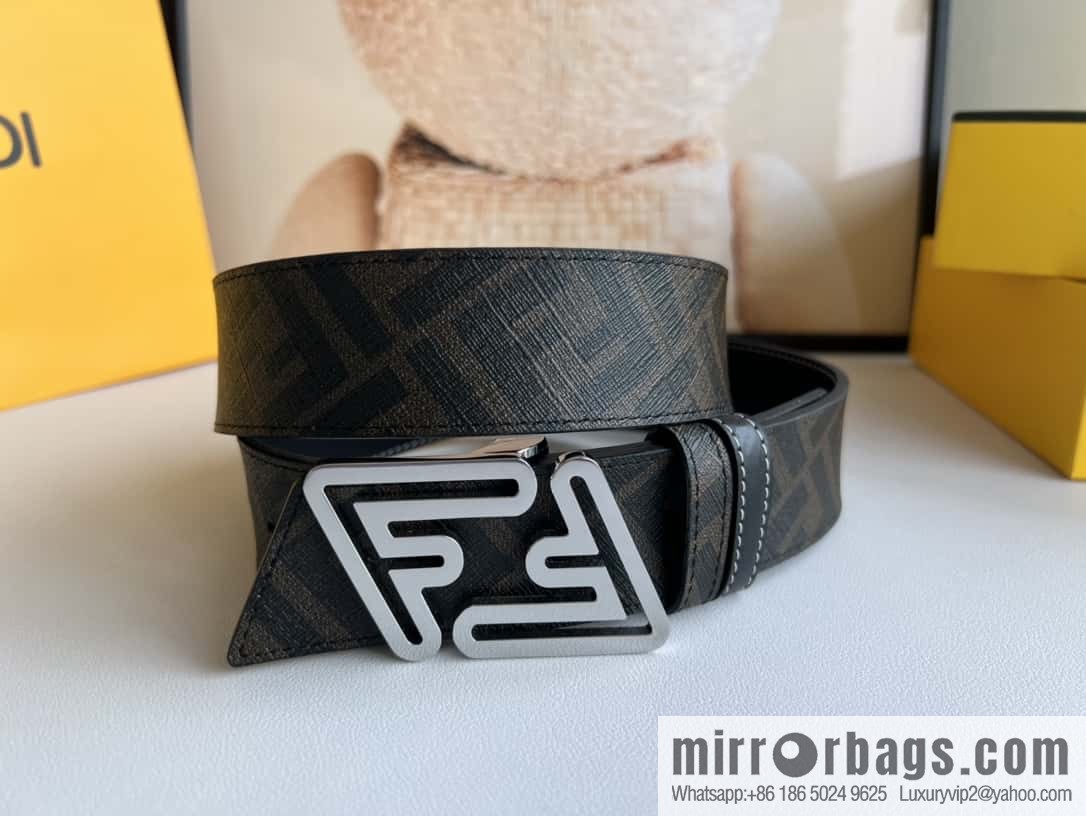 Fendi's latest extraordinary creative gradual change printing double FF cowhide belt