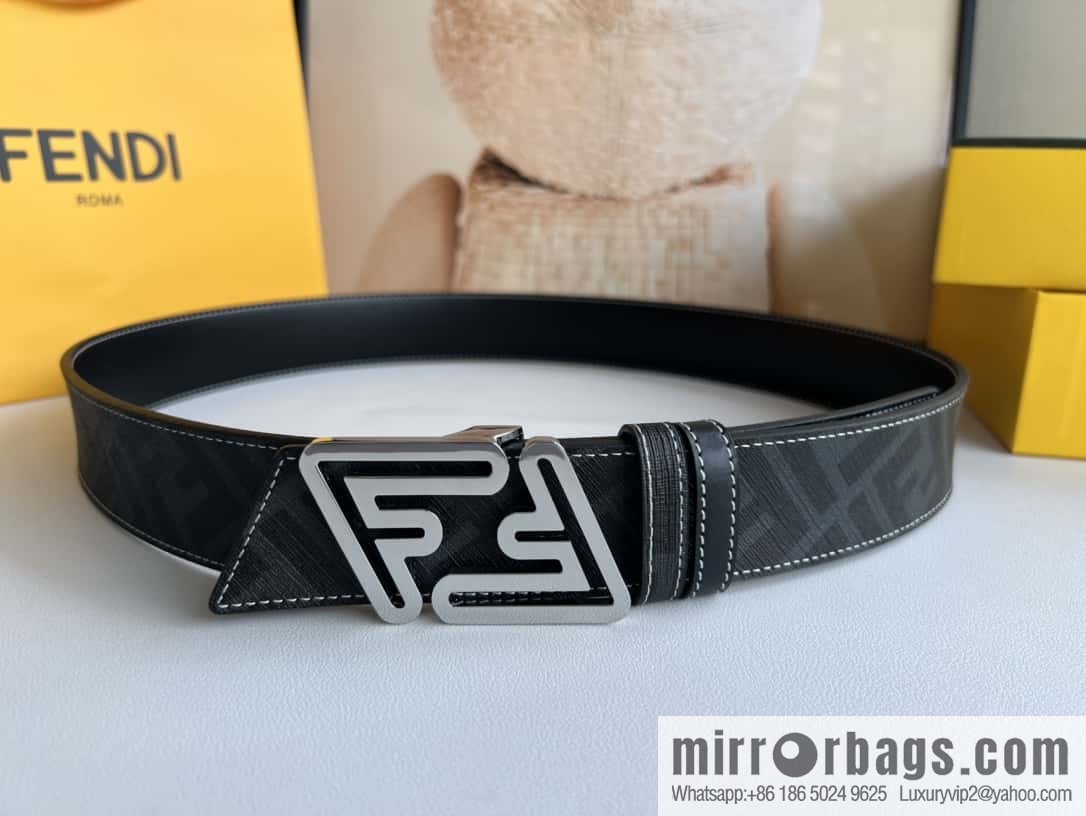 Fendi's latest extraordinary creative gradual change printing double FF cowhide belt
