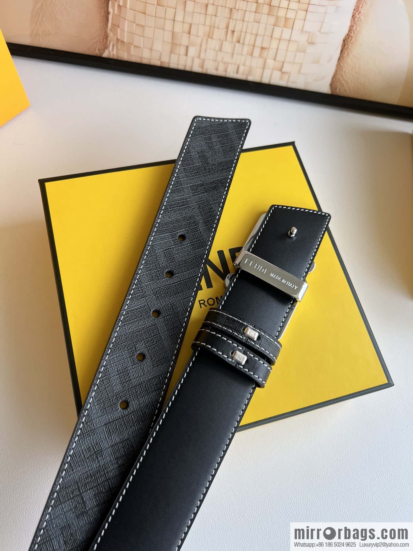 Fendi's latest extraordinary creative gradual change printing double FF cowhide belt