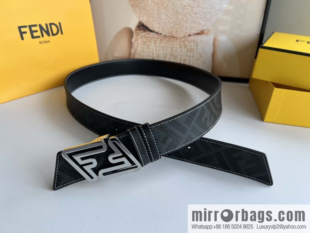Fendi's latest extraordinary creative gradual change printing double FF cowhide belt