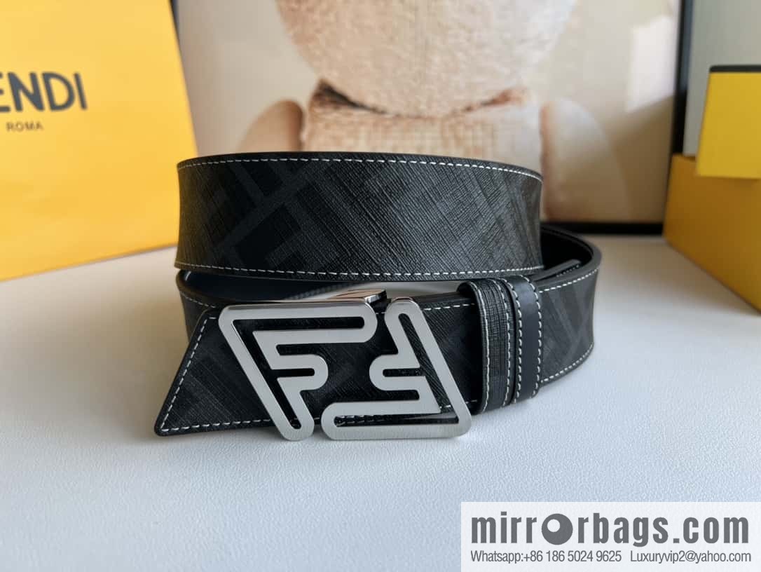 Fendi's latest extraordinary creative gradual change printing double FF cowhide belt