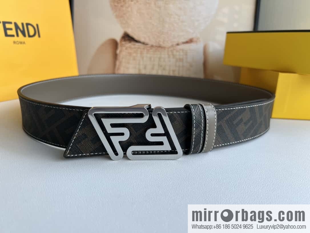 Fendi's latest extraordinary creative gradual change printing double FF cowhide belt