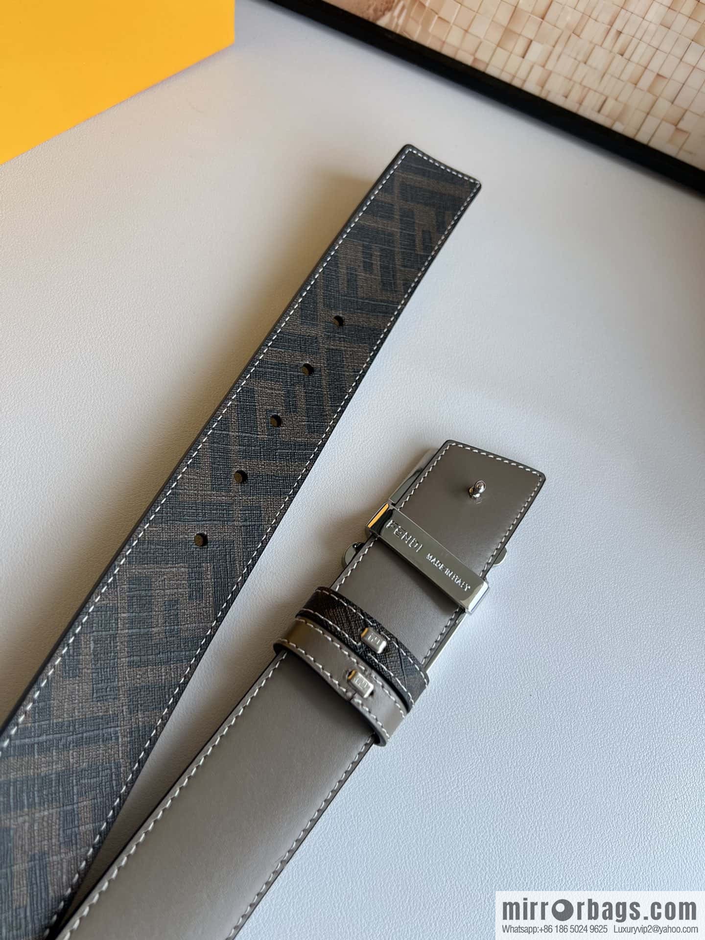 Fendi's latest extraordinary creative gradual change printing double FF cowhide belt