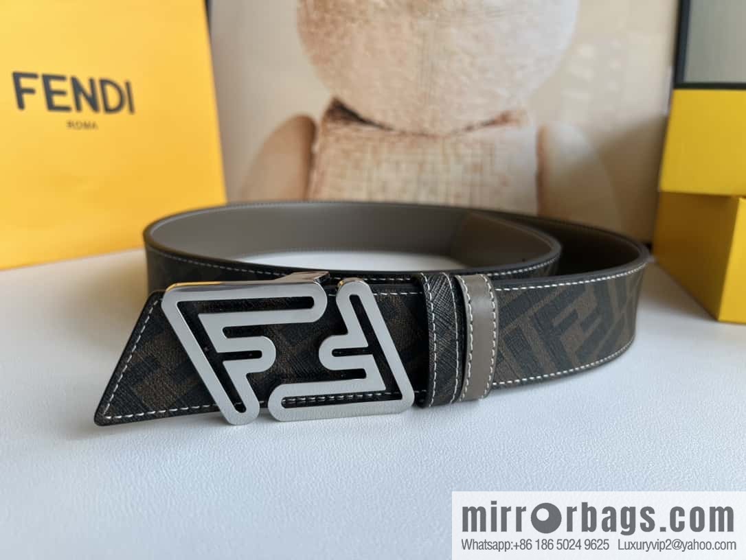 Fendi's latest extraordinary creative gradual change printing double FF cowhide belt