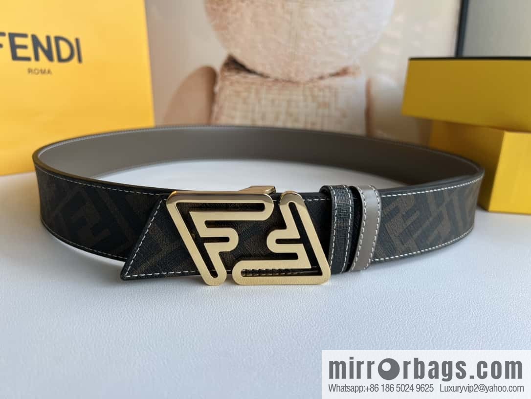 Fendi's latest extraordinary creative gradual change printing double FF cowhide belt