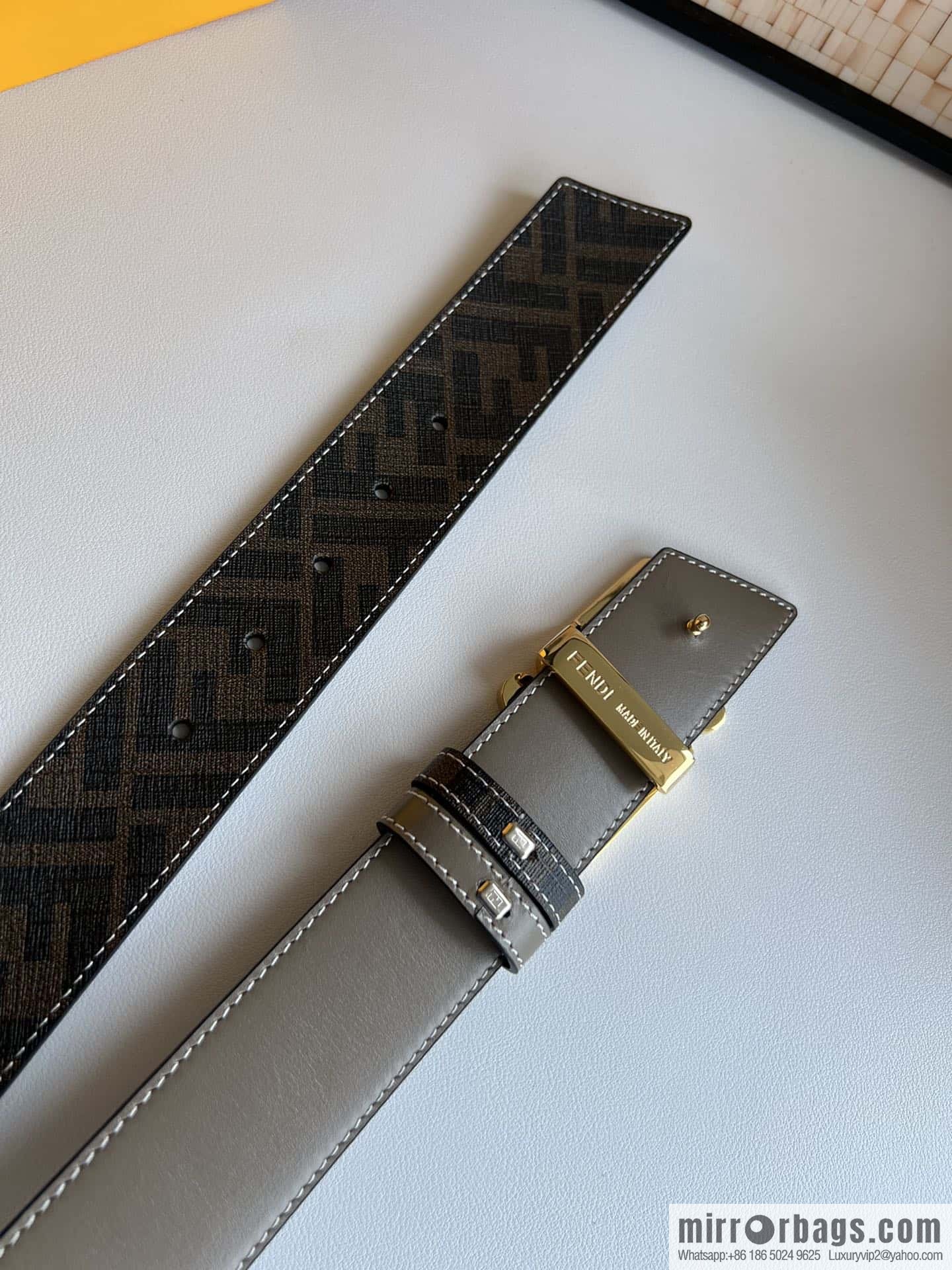 Fendi's latest extraordinary creative gradual change printing double FF cowhide belt