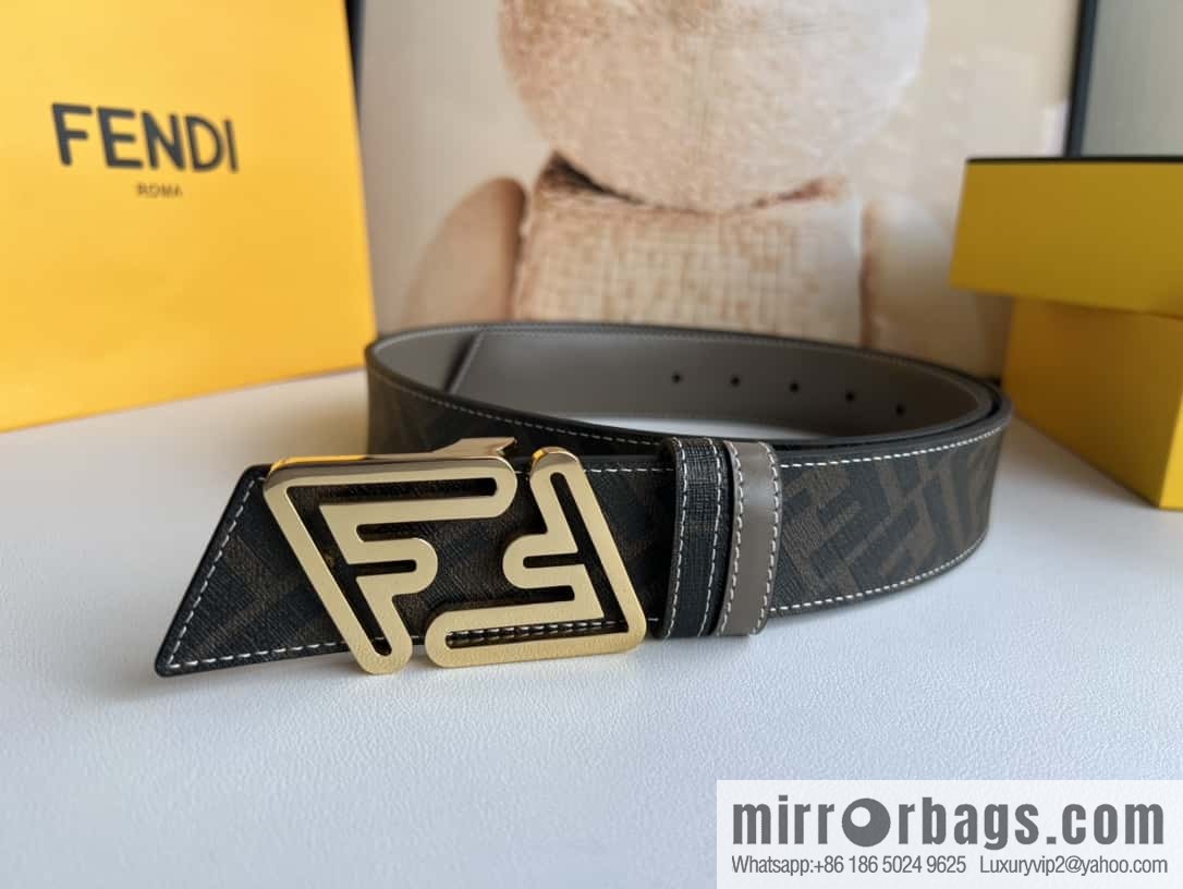 Fendi's latest extraordinary creative gradual change printing double FF cowhide belt