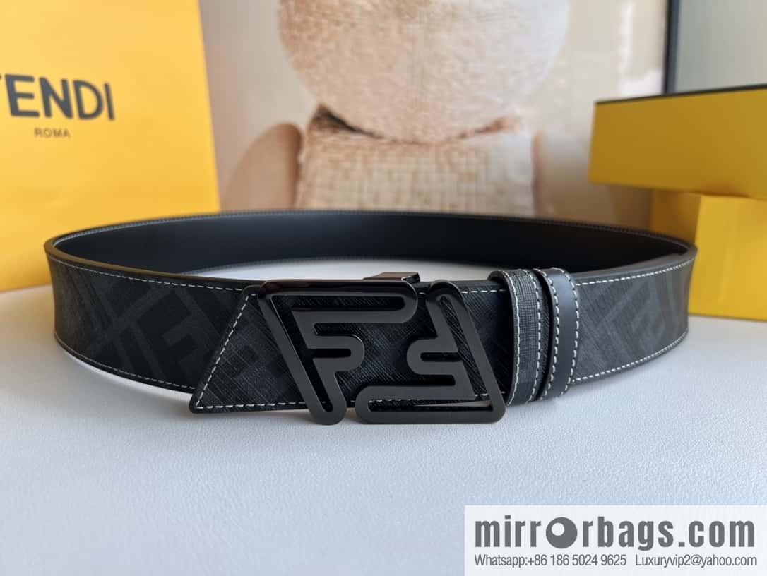 Fendi's latest extraordinary creative gradual change printing double FF cowhide belt