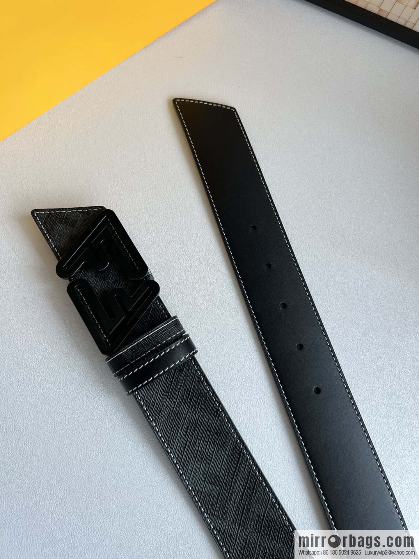 Fendi's latest extraordinary creative gradual change printing double FF cowhide belt