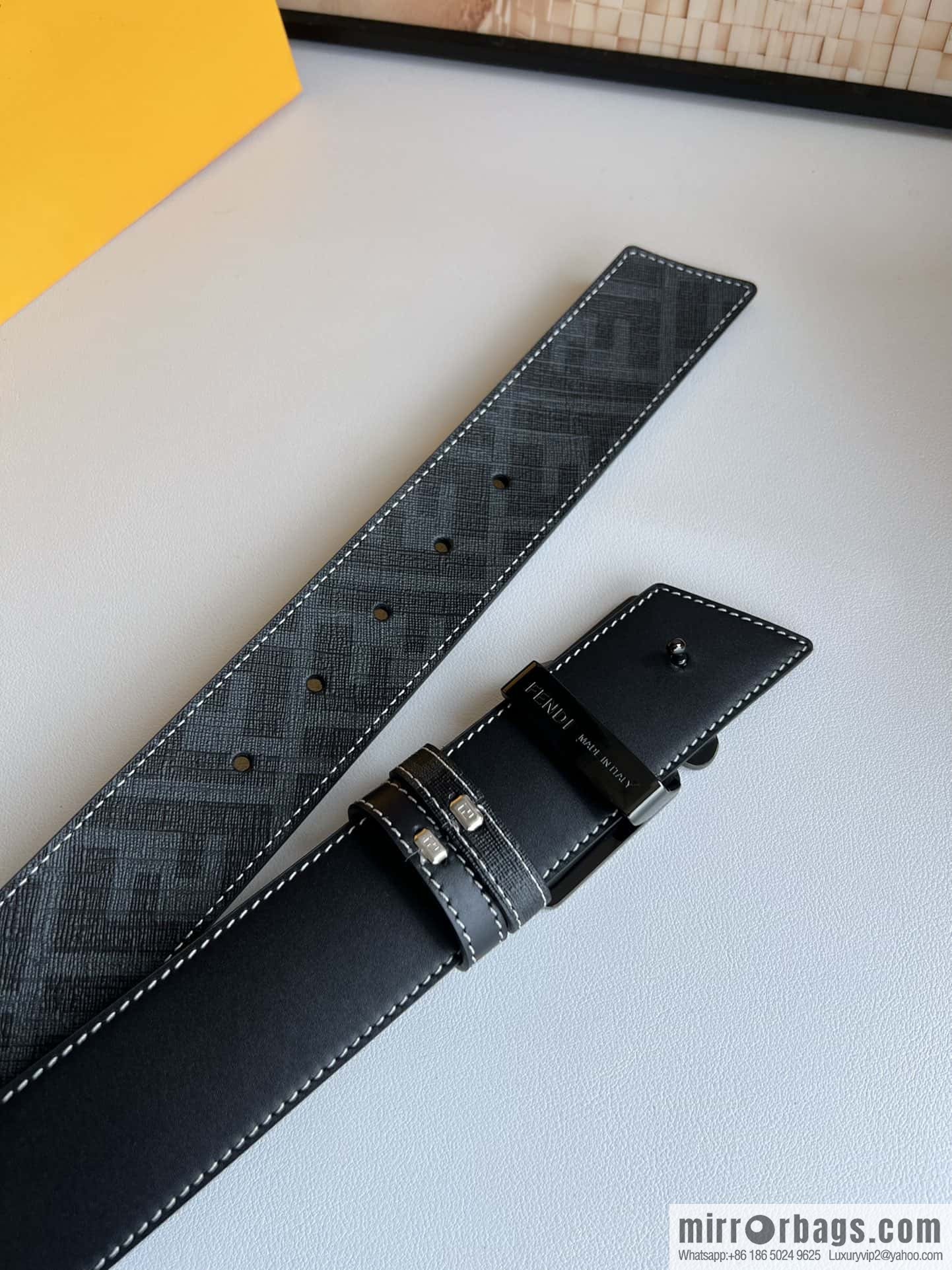 Fendi's latest extraordinary creative gradual change printing double FF cowhide belt