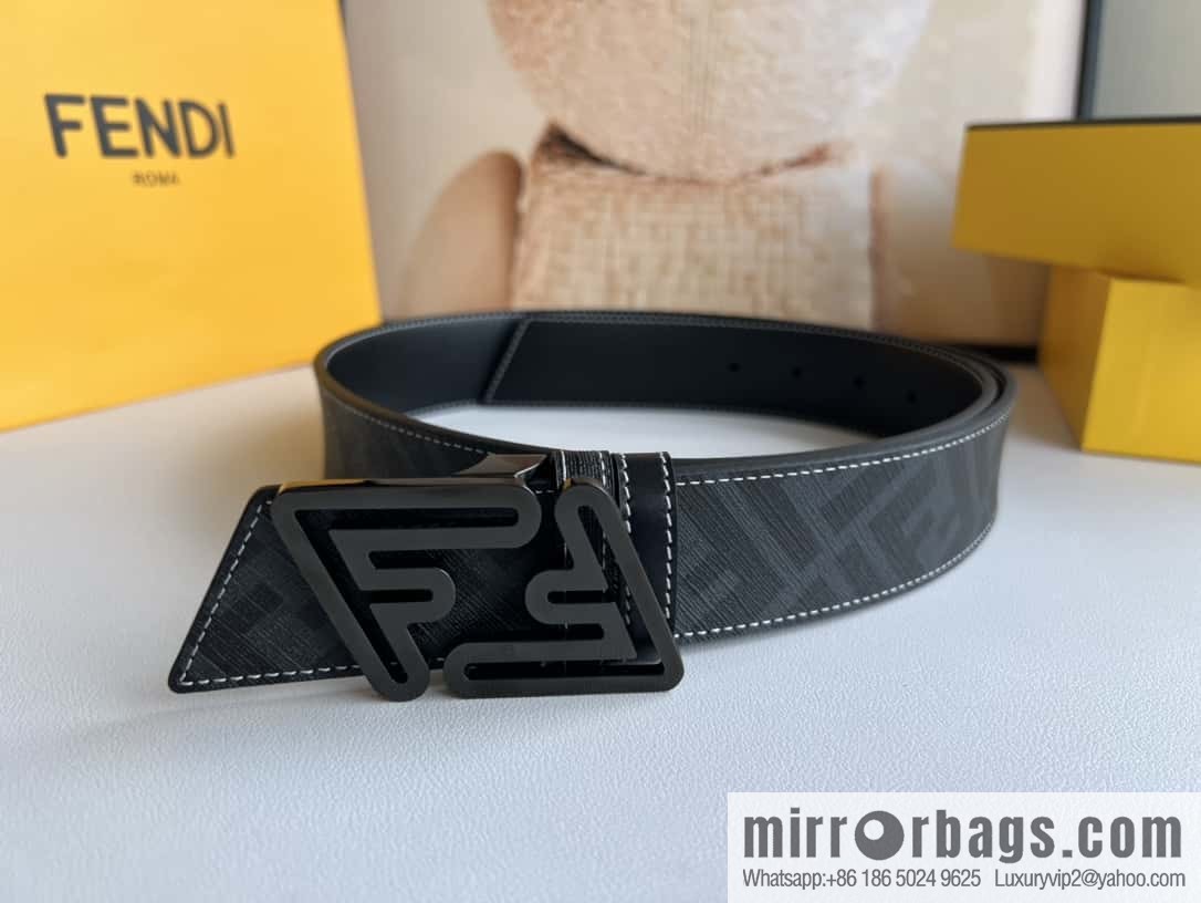 Fendi's latest extraordinary creative gradual change printing double FF cowhide belt