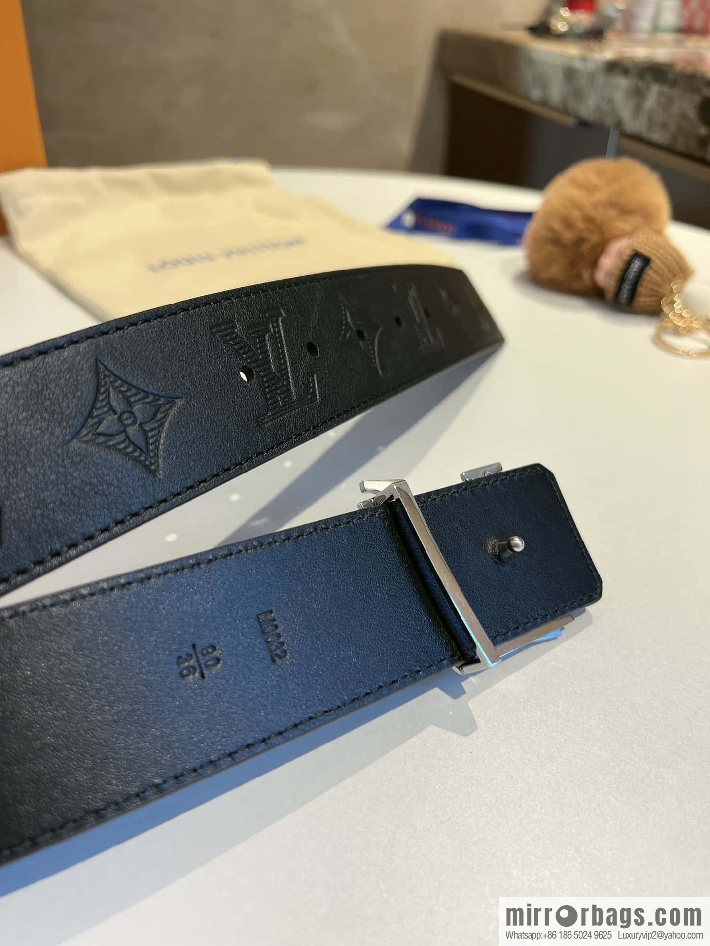 LV/Louis Vuitton LV Shake 40 mm Double Sided Belt