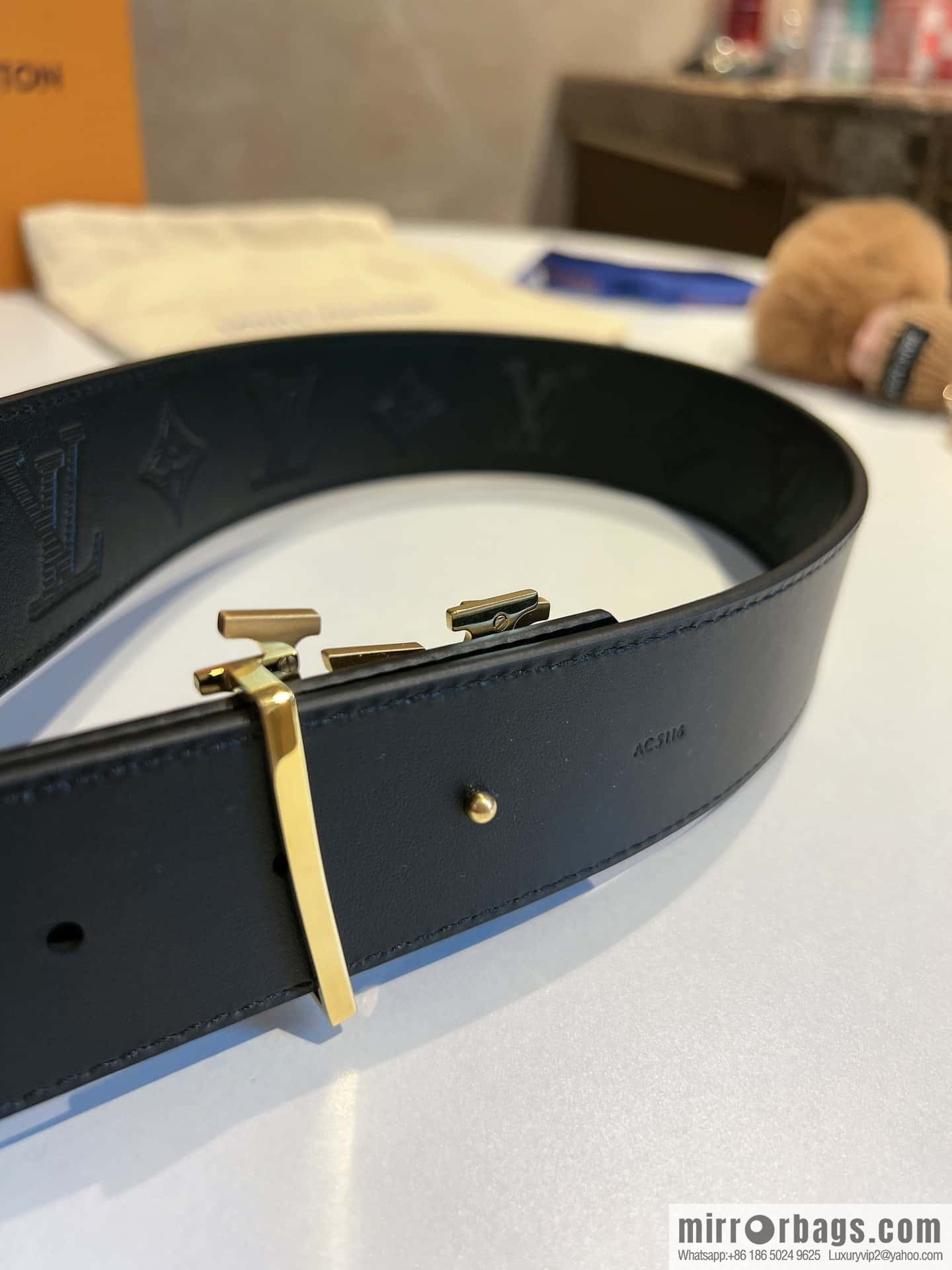 LV/Louis Vuitton LV Shake 40 mm Double Sided Belt