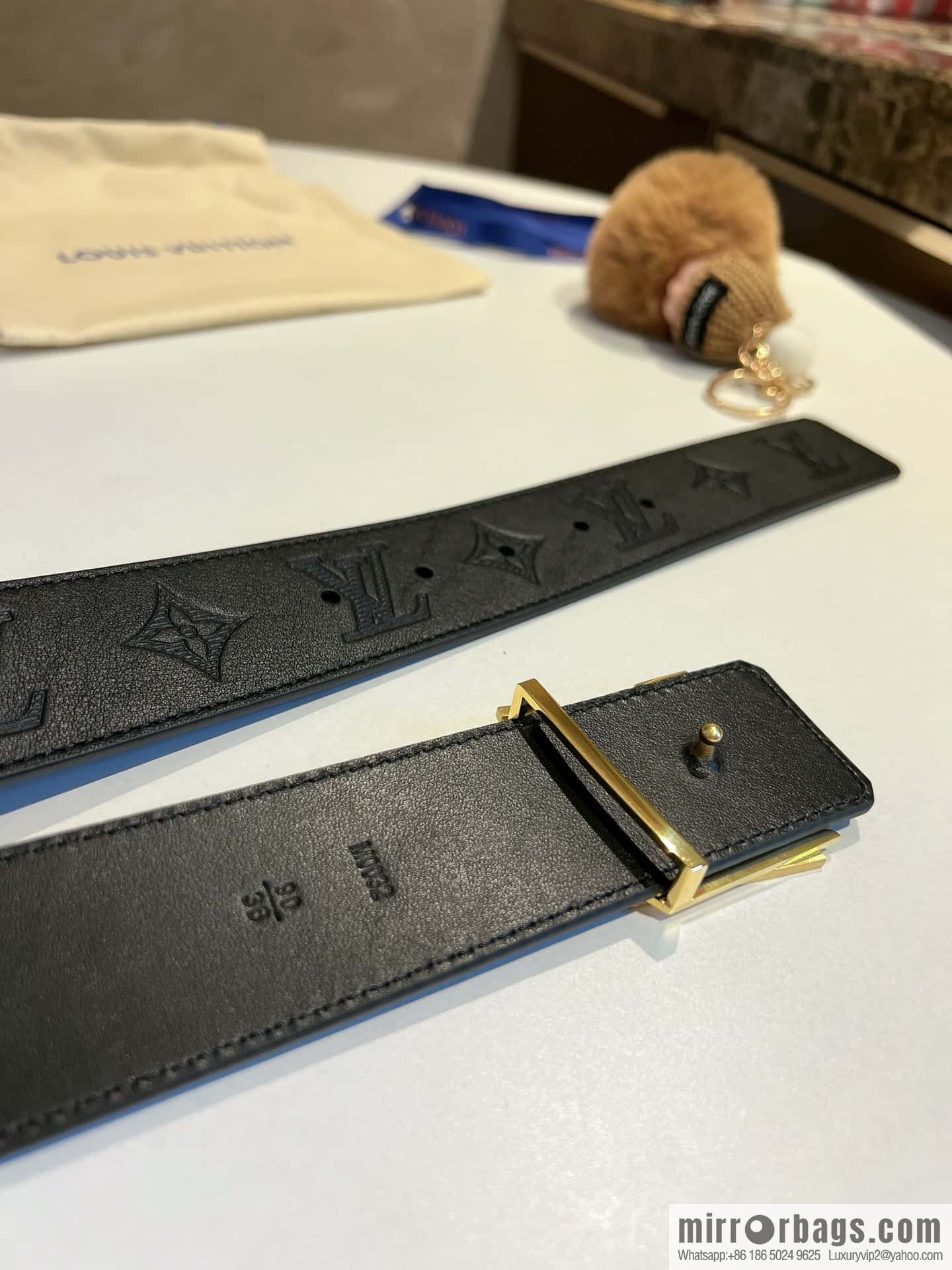 LV/Louis Vuitton LV Shake 40 mm Double Sided Belt