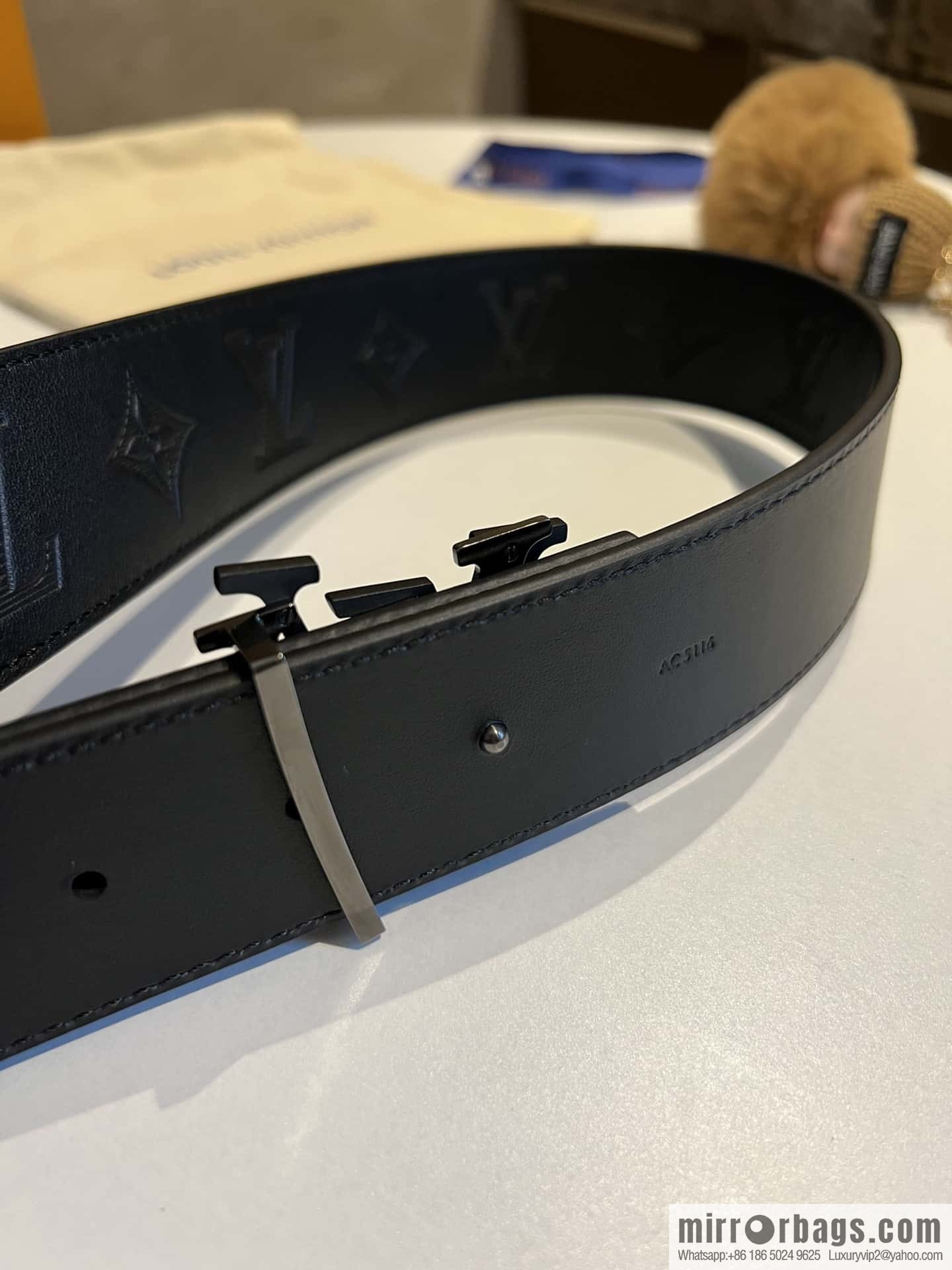 LV/Louis Vuitton LV Shake 40 mm Double Sided Belt