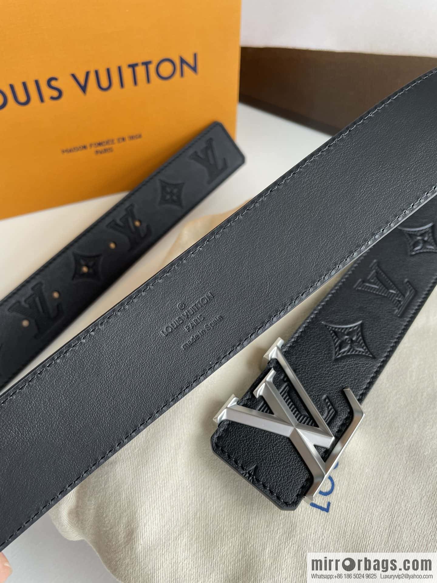 LV/Louis Vuitton, letter rhombus metal buckle black cowhide embossed belt 40mm