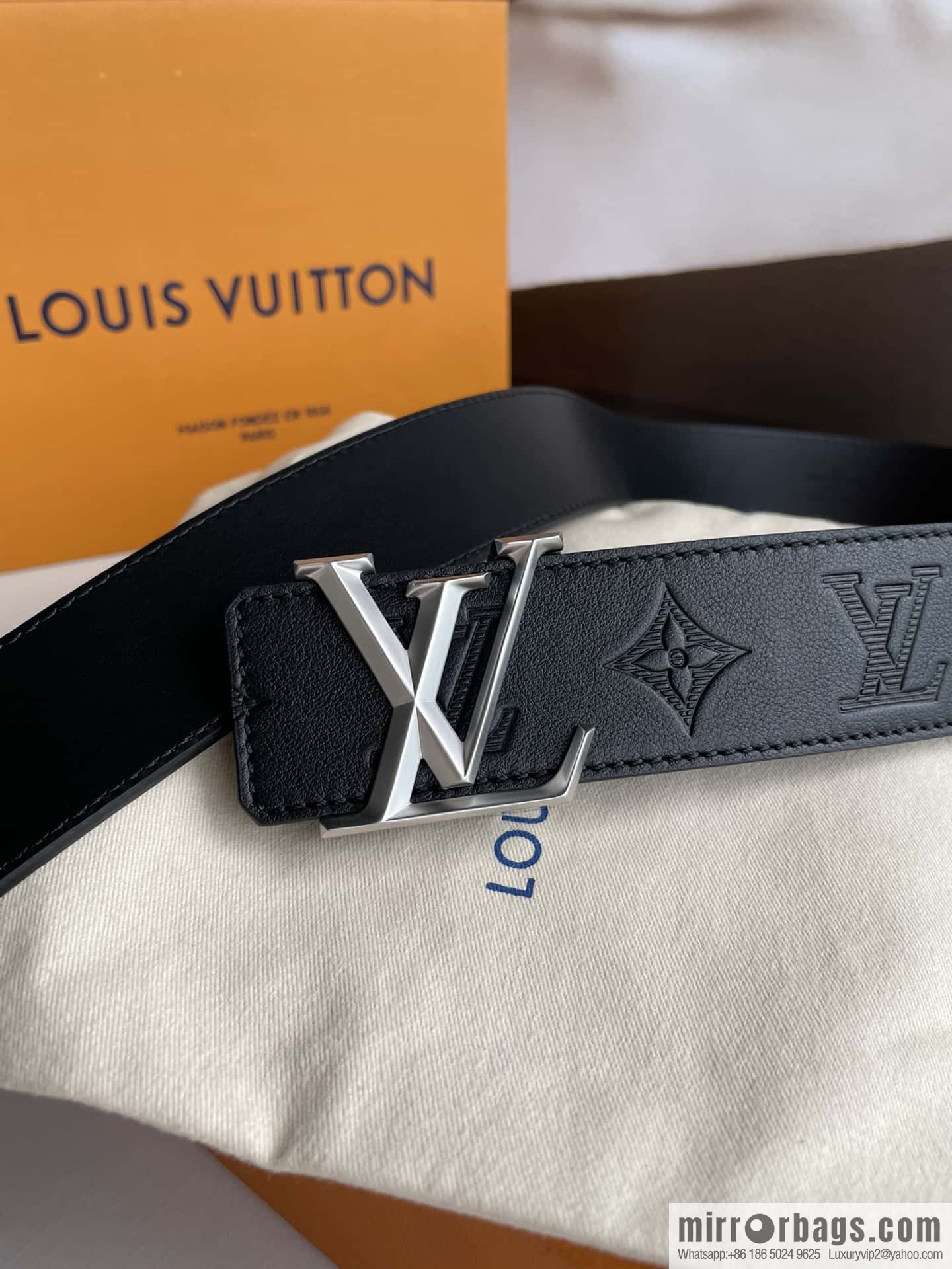 LV/Louis Vuitton, letter rhombus metal buckle black cowhide embossed belt 40mm