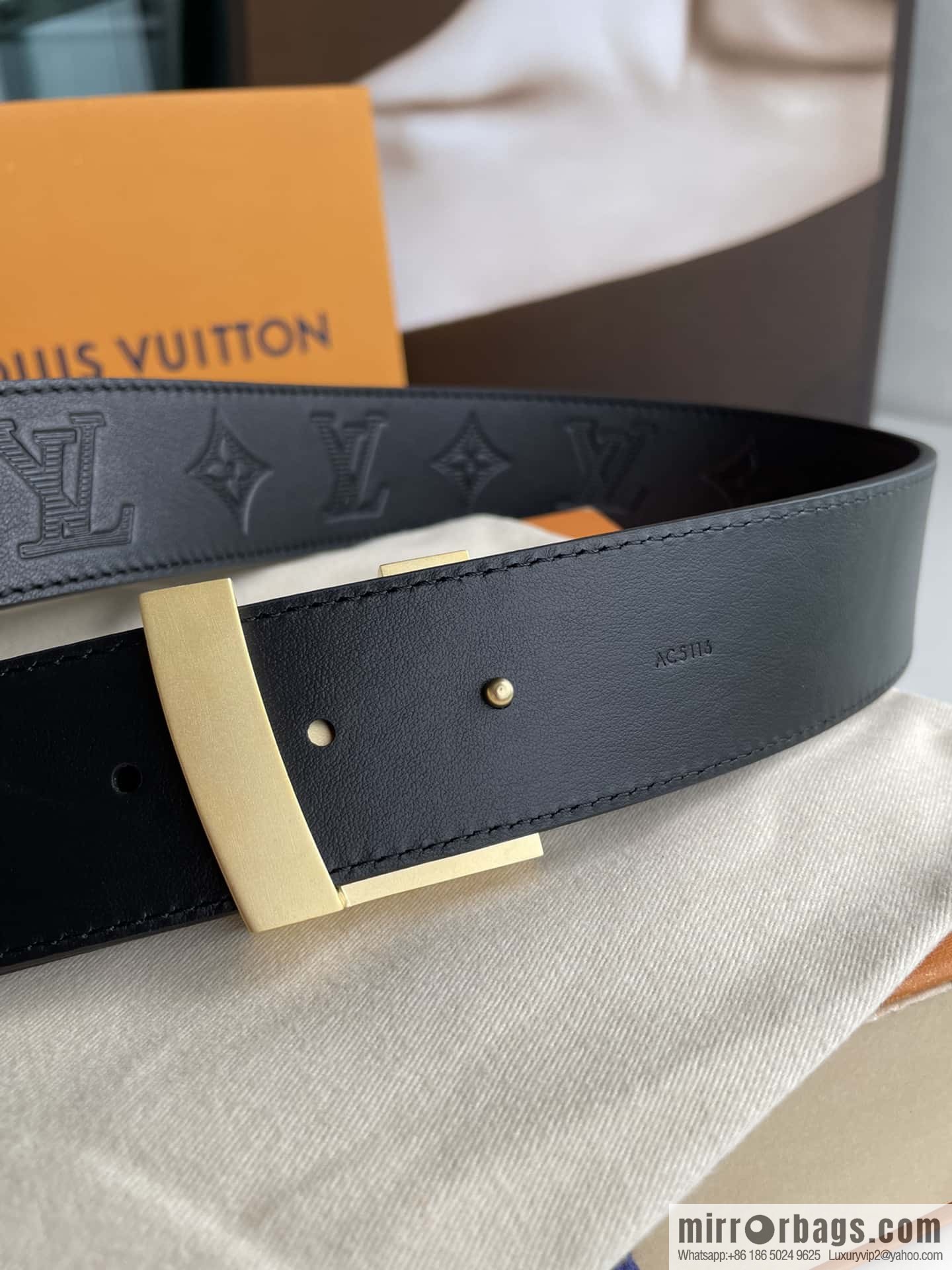 LV/Louis Vuitton, letter rhombus metal buckle black cowhide embossed belt 40mm