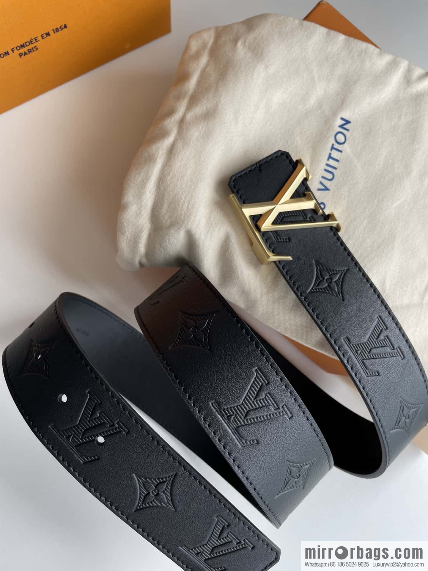 LV/Louis Vuitton, letter rhombus metal buckle black cowhide embossed belt 40mm