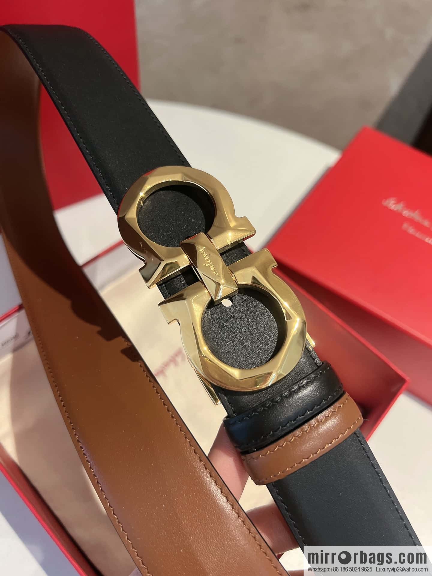 Ferragamo Ferragamo, Exquisite 8-Figure Rhombus Metal Buckle Men's Textured Belt