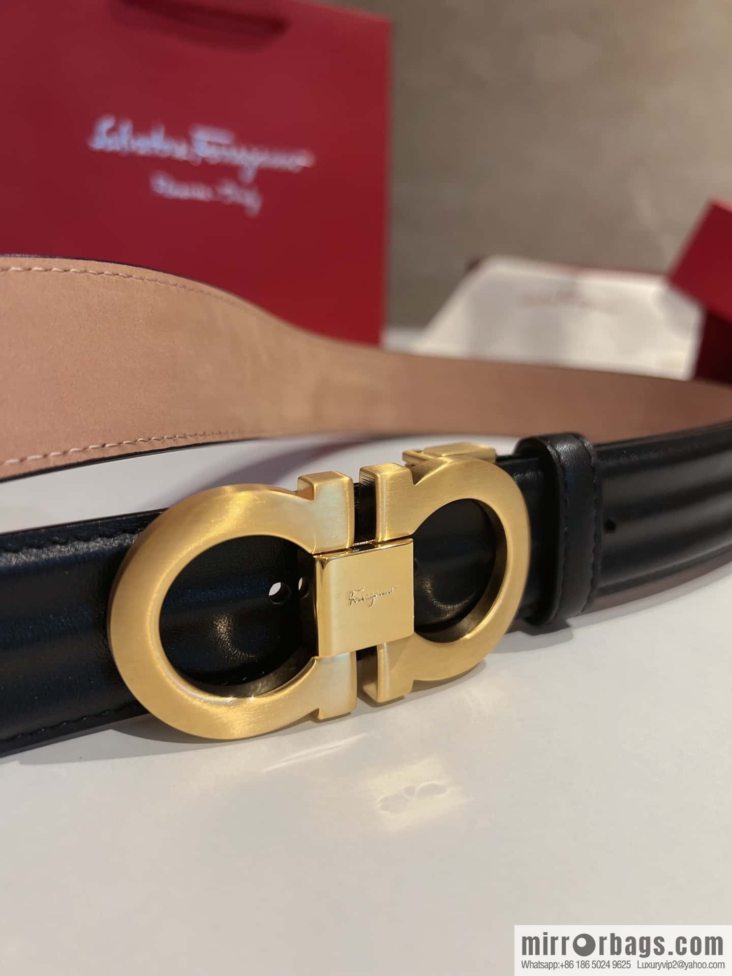 Ferragamo Ferragamo, boutique 8-character counter version, metal buckle 3.5cm belt