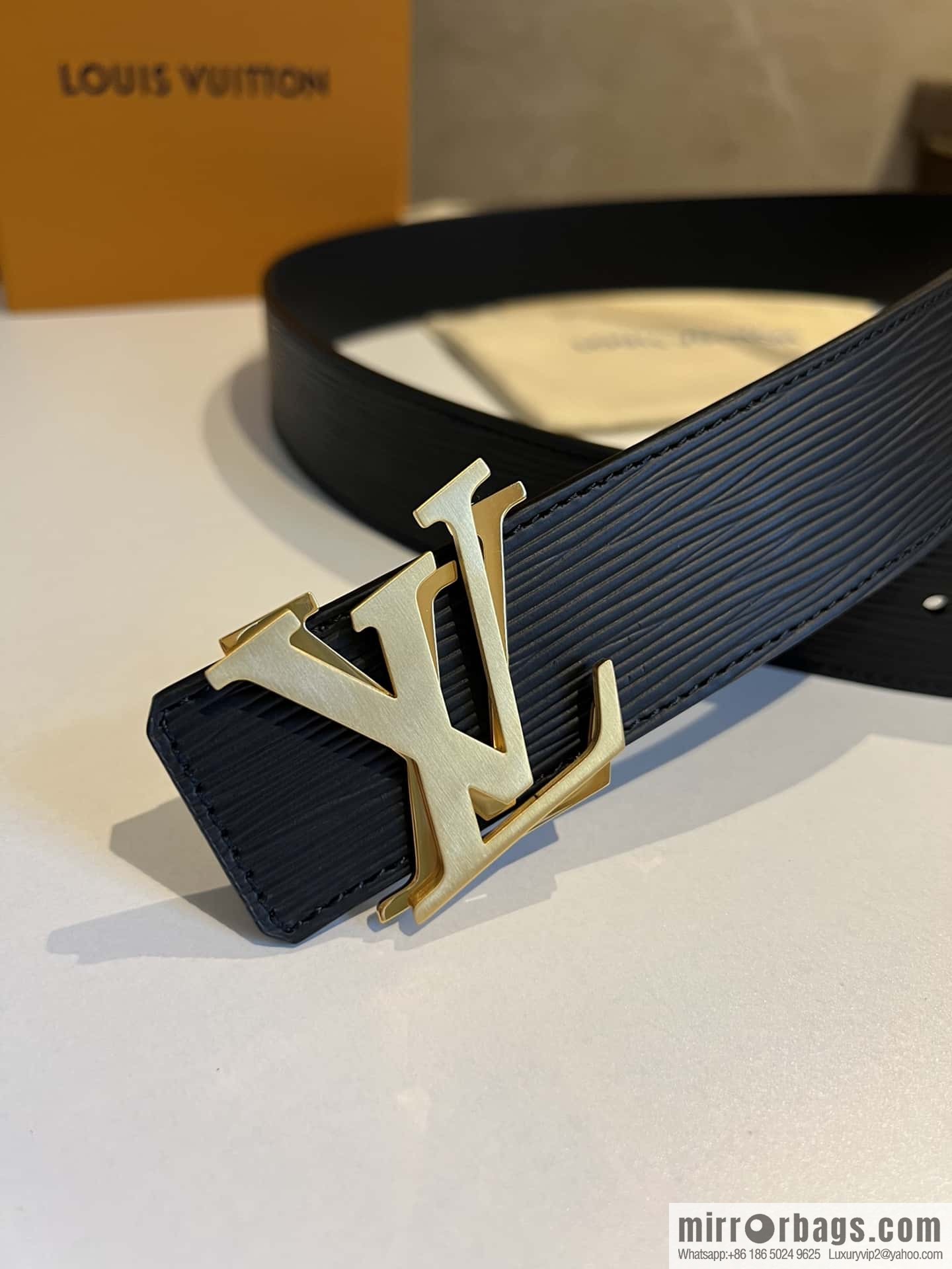 LV/Louis Vuitton LV Shake 40 mm Double Sided Belt