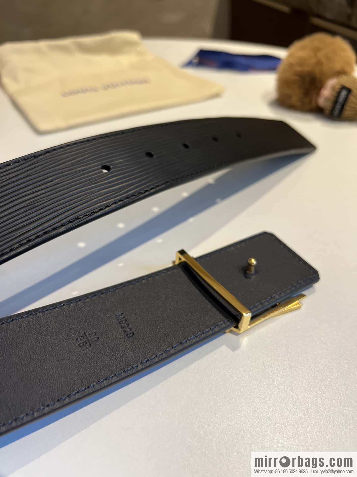 LV/Louis Vuitton LV Shake 40 mm Double Sided Belt