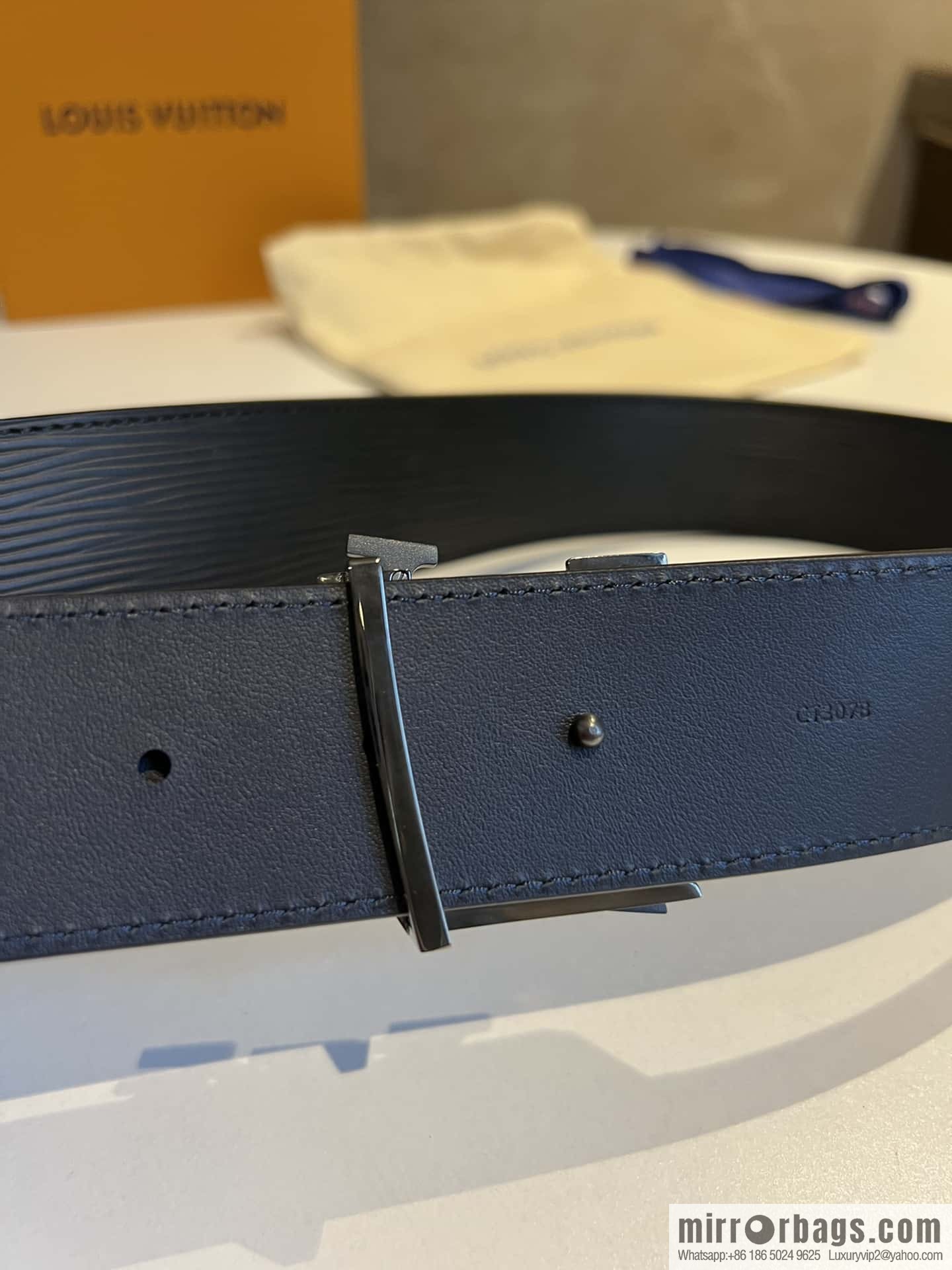 LV/Louis Vuitton LV Shake 40 mm Double Sided Belt