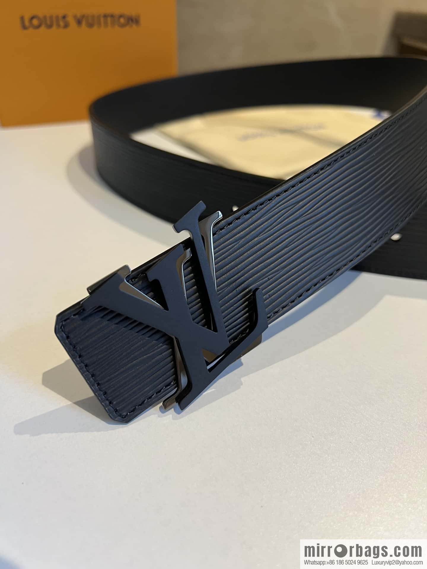 LV/Louis Vuitton LV Shake 40 mm Double Sided Belt