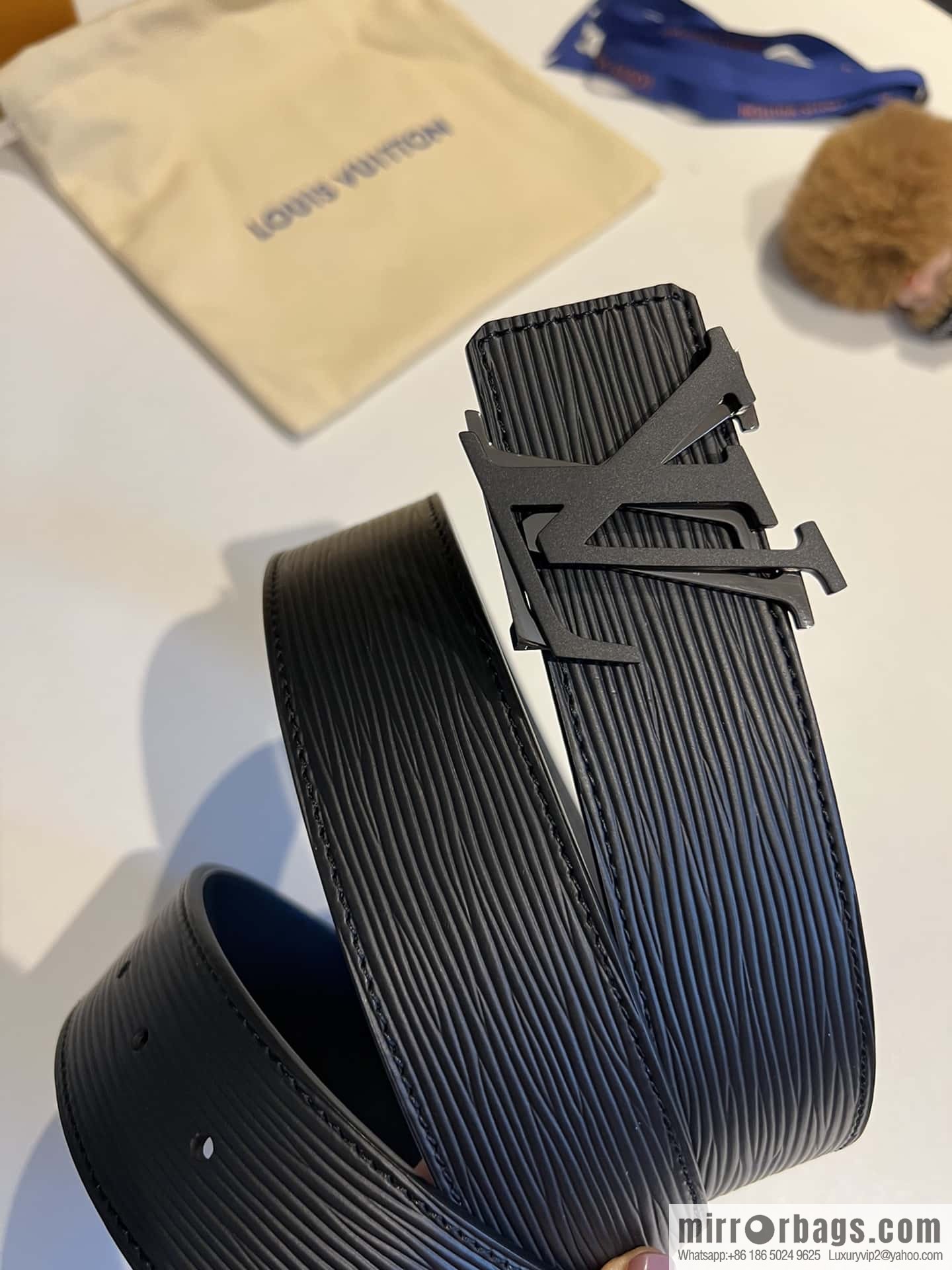 LV/Louis Vuitton LV Shake 40 mm Double Sided Belt