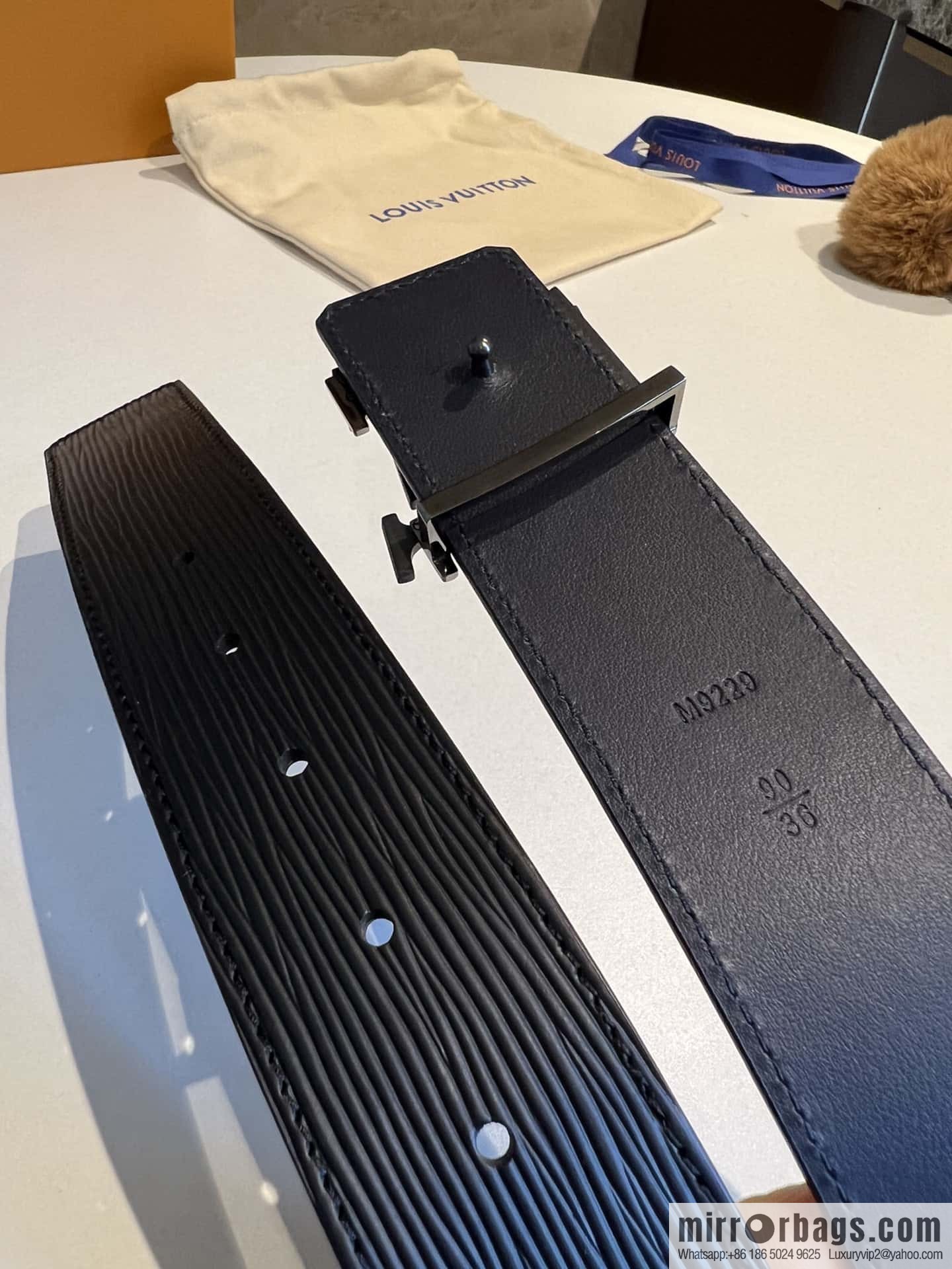 LV/Louis Vuitton LV Shake 40 mm Double Sided Belt
