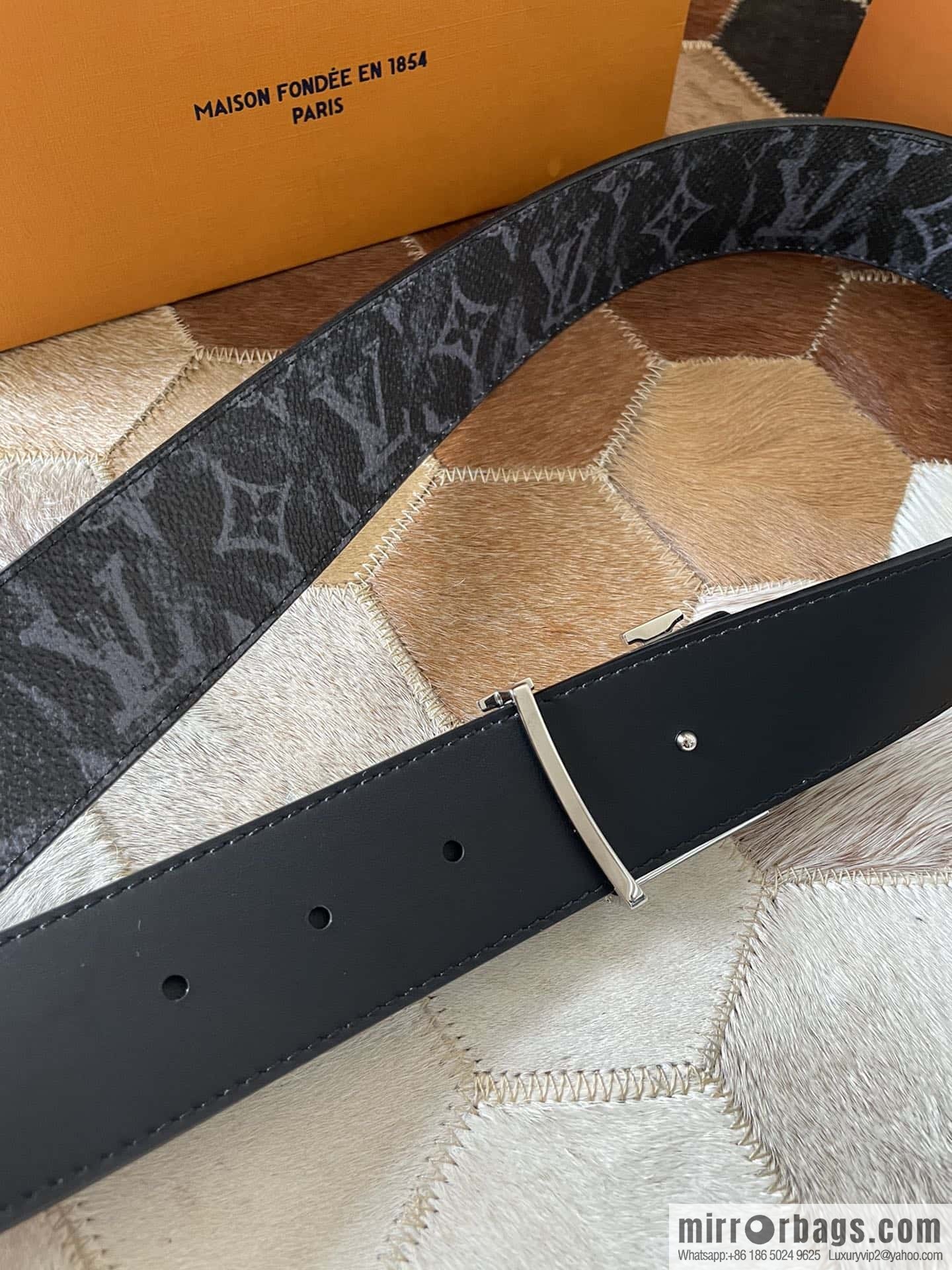 LV Monogram pattern calfskin, stainless steel letter rolling sand buckle 4.0CM belt