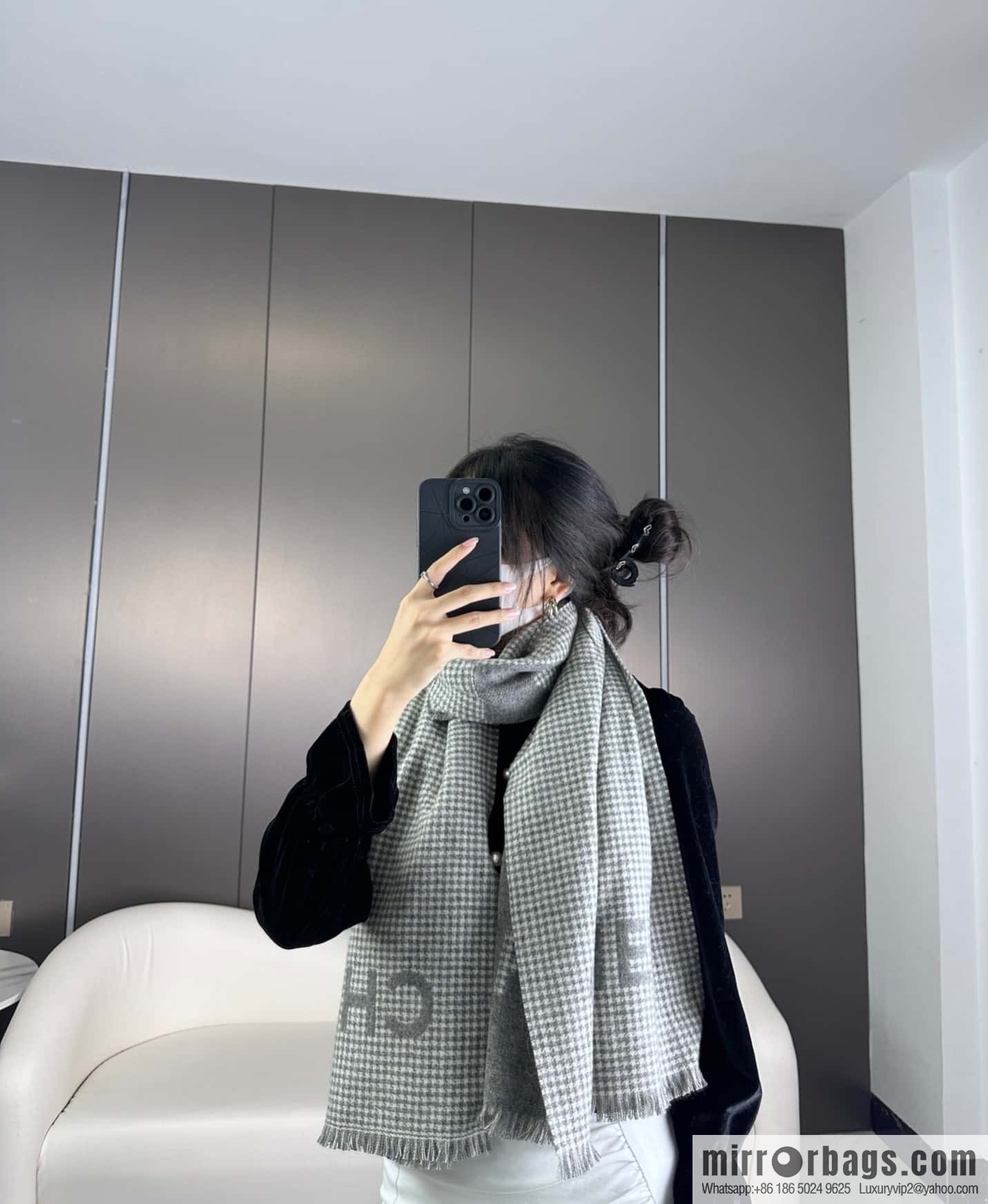 CHANEL Grandma Xiang tail order new 23B thousand bird grid color matching cashmere scarf