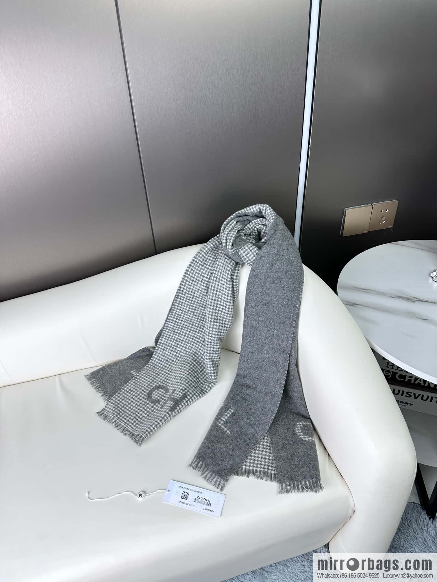 CHANEL Grandma Xiang tail order new 23B thousand bird grid color matching cashmere scarf