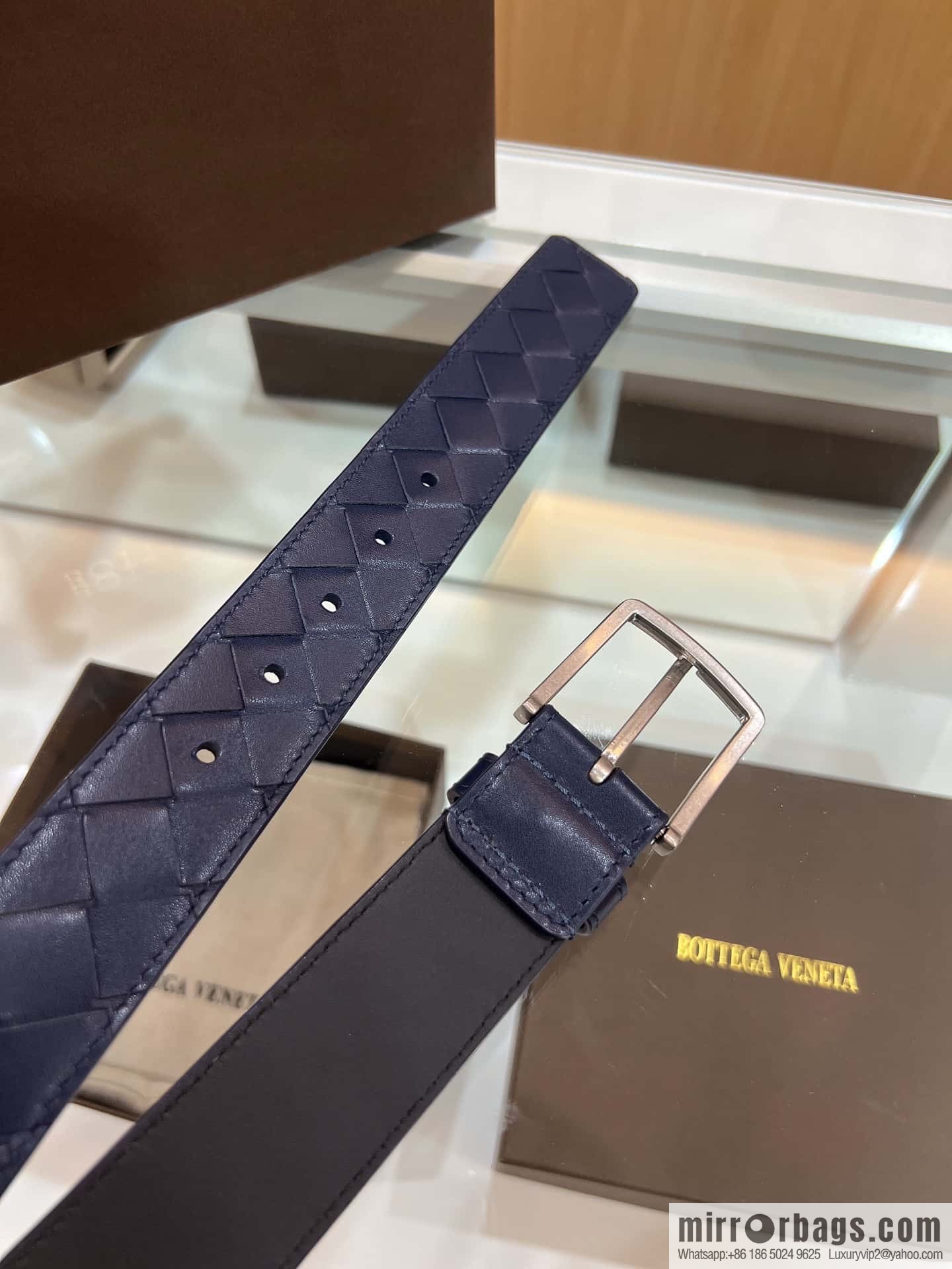 BV Baodiejia, imported cowhide adopts hand-woven matte pin buckle belt 3.5cm belt