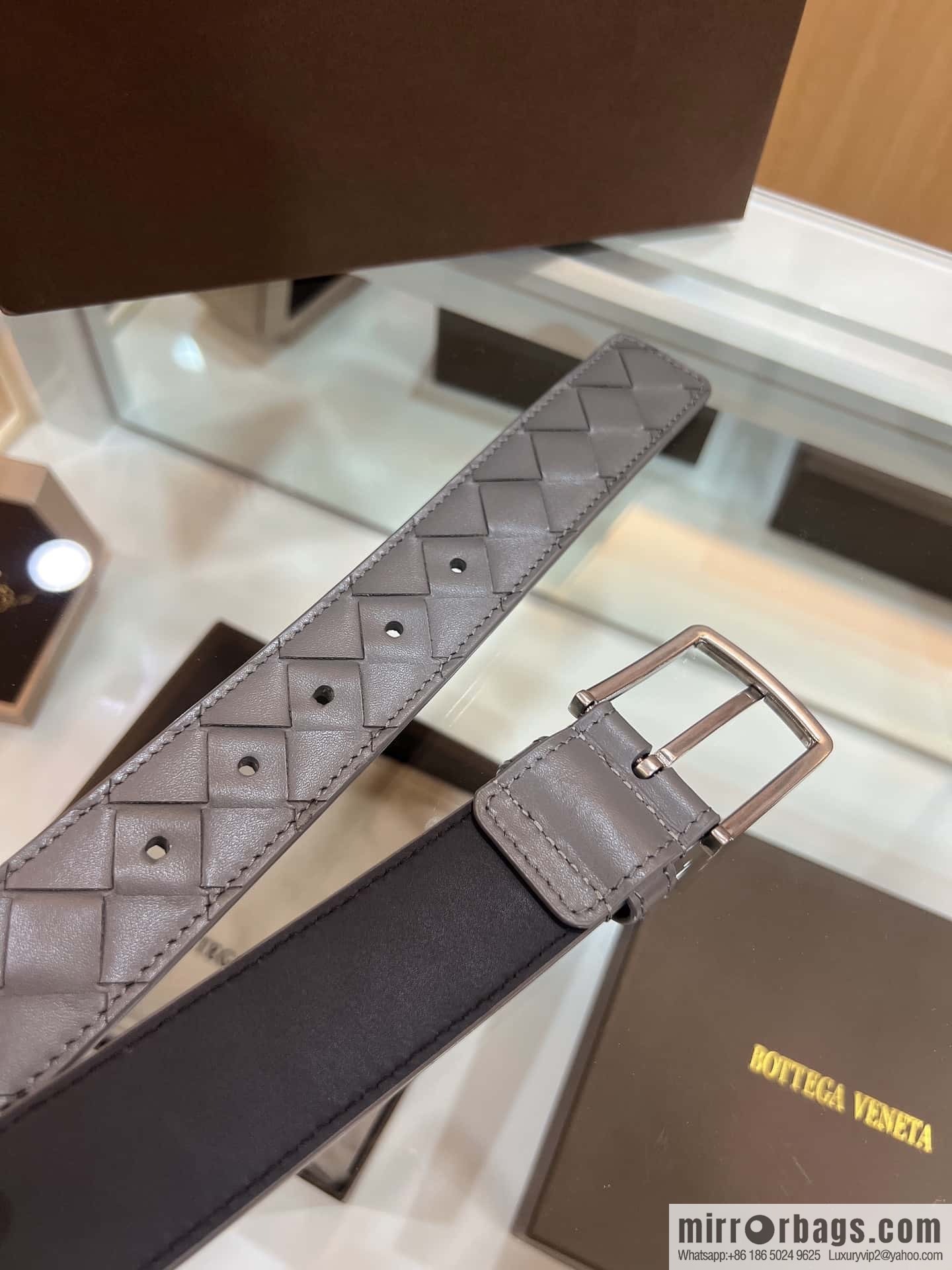 BV Baodiejia, imported cowhide adopts hand-woven matte pin buckle belt 3.5cm belt