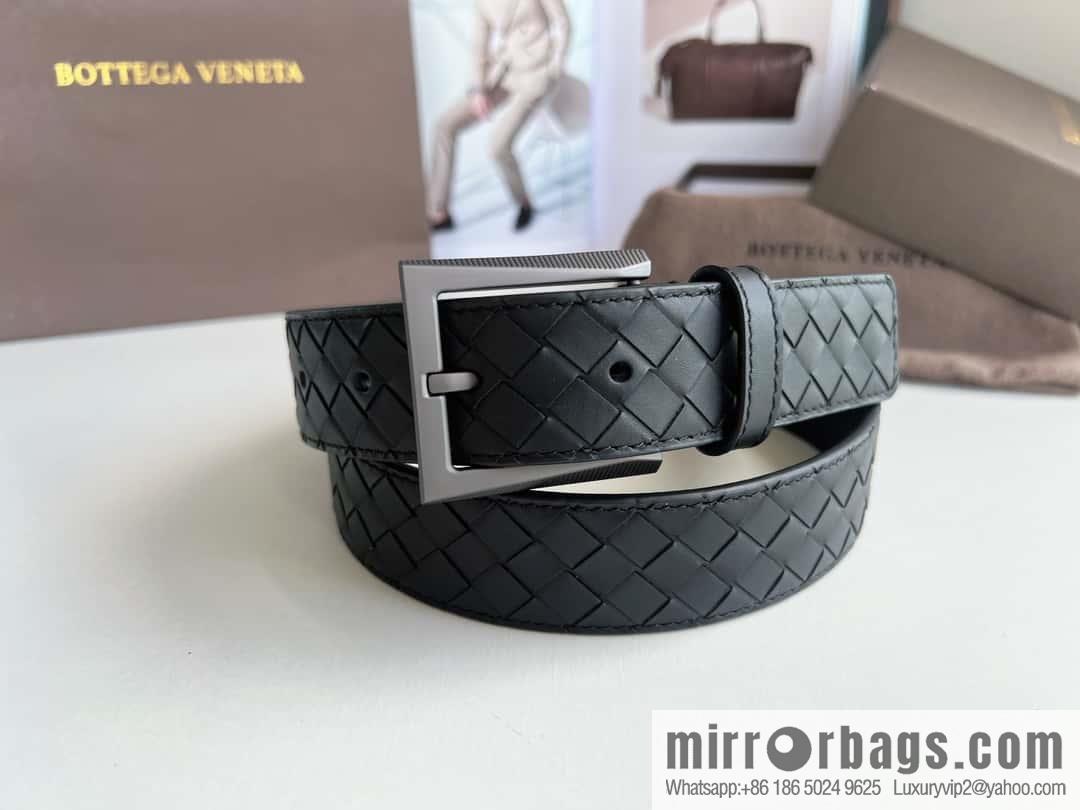 Bottega. Venetia, matte calfskin woven with needle button men's 3.5cm belt