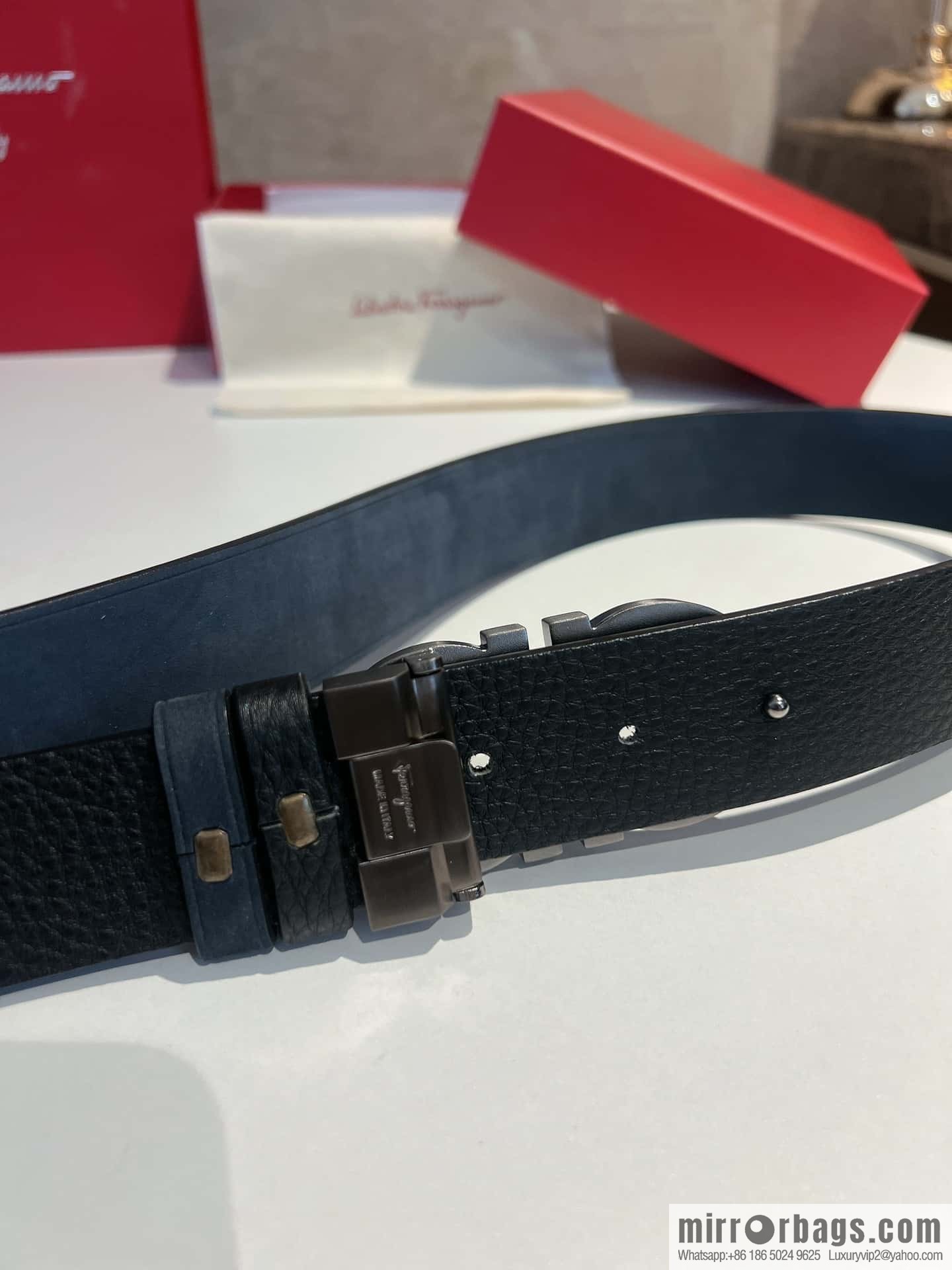 Ferragamo Ferragamo, imported suede and lychee double-sided adjustable belt 3.5cm