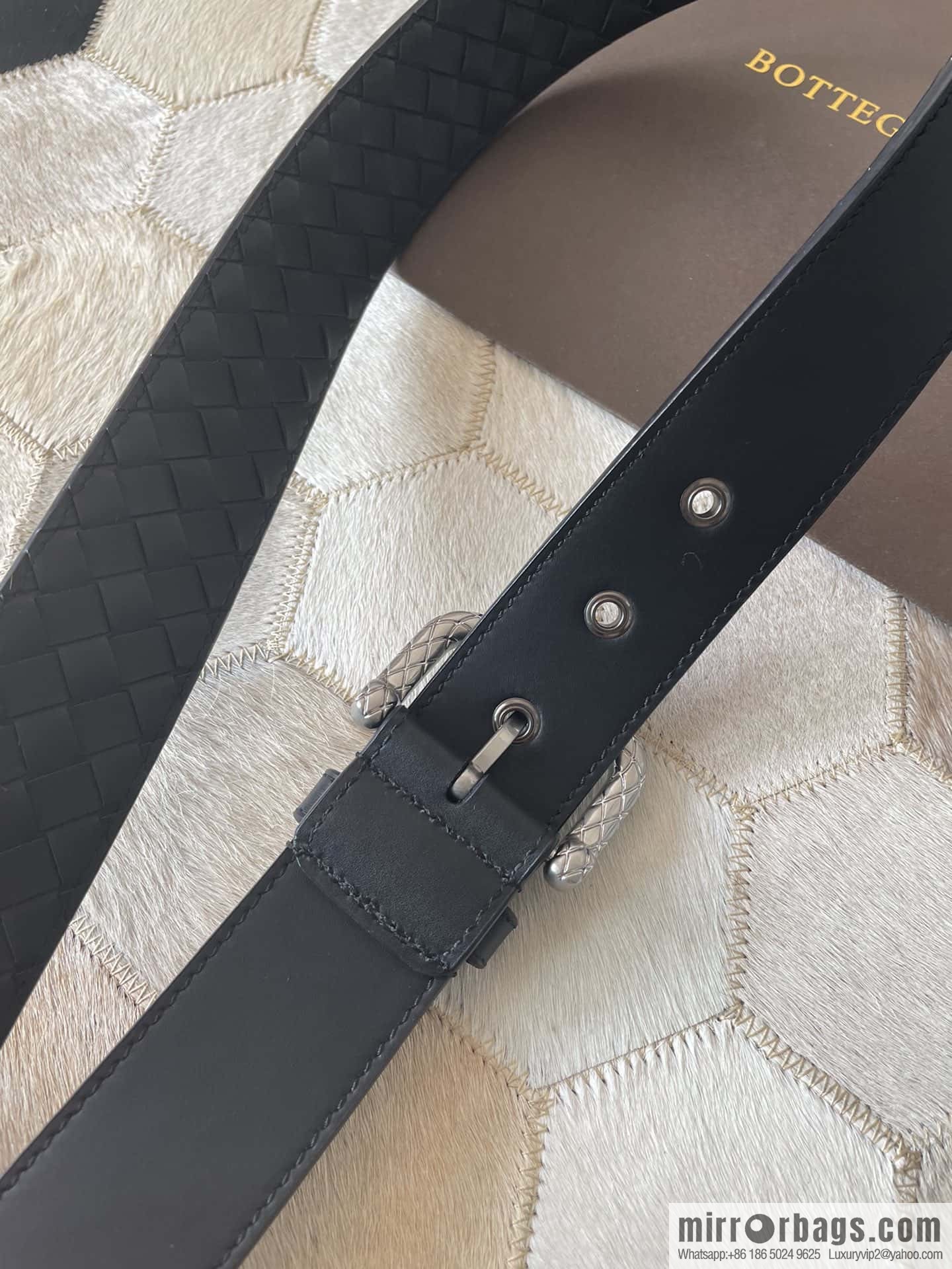 Bottega Veneta Butterfly Home, Men's Hand-woven Cowhide Pattern Engraved Pin Buckle Belt 3.5cm