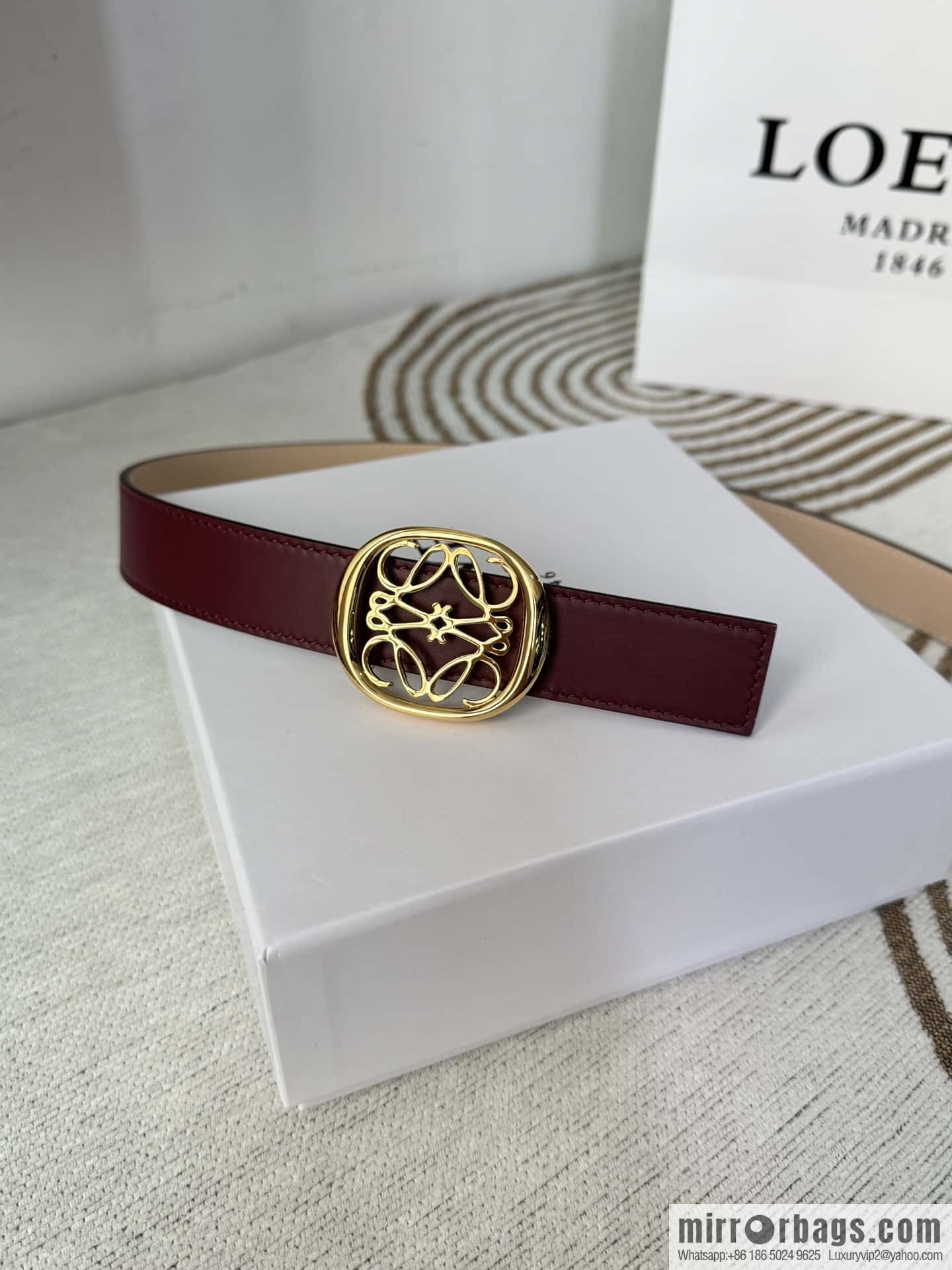 LOEWE Luo Yiwei's new belt smooth cow leather double-sided belt 2.8CM.