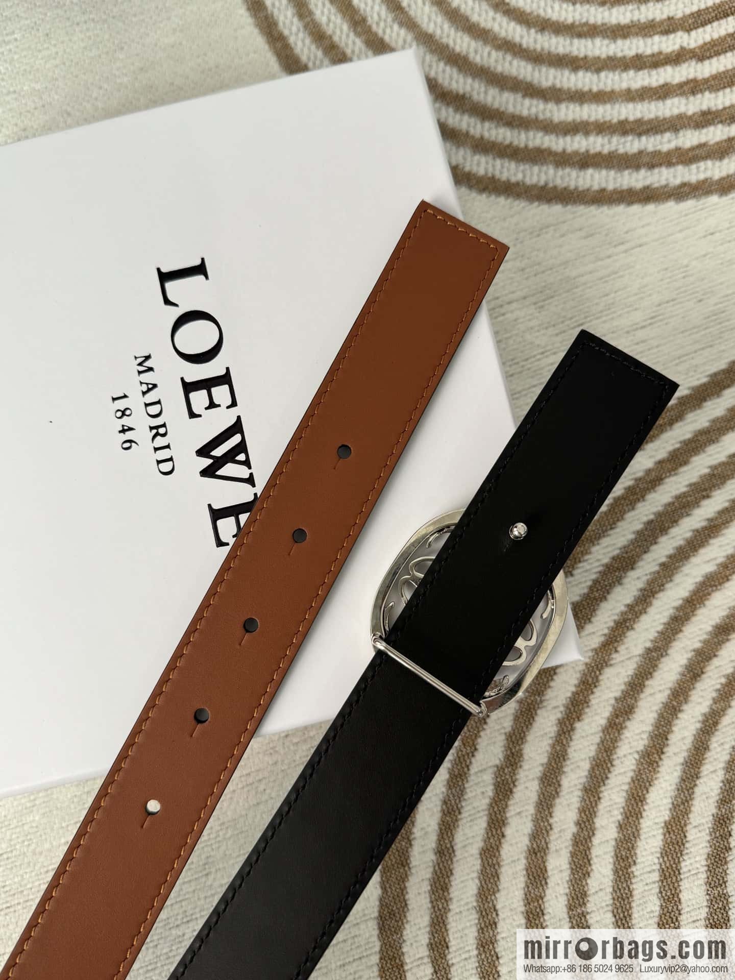 LOEWE Luo Yiwei's new belt smooth cow leather double-sided belt 2.8CM.