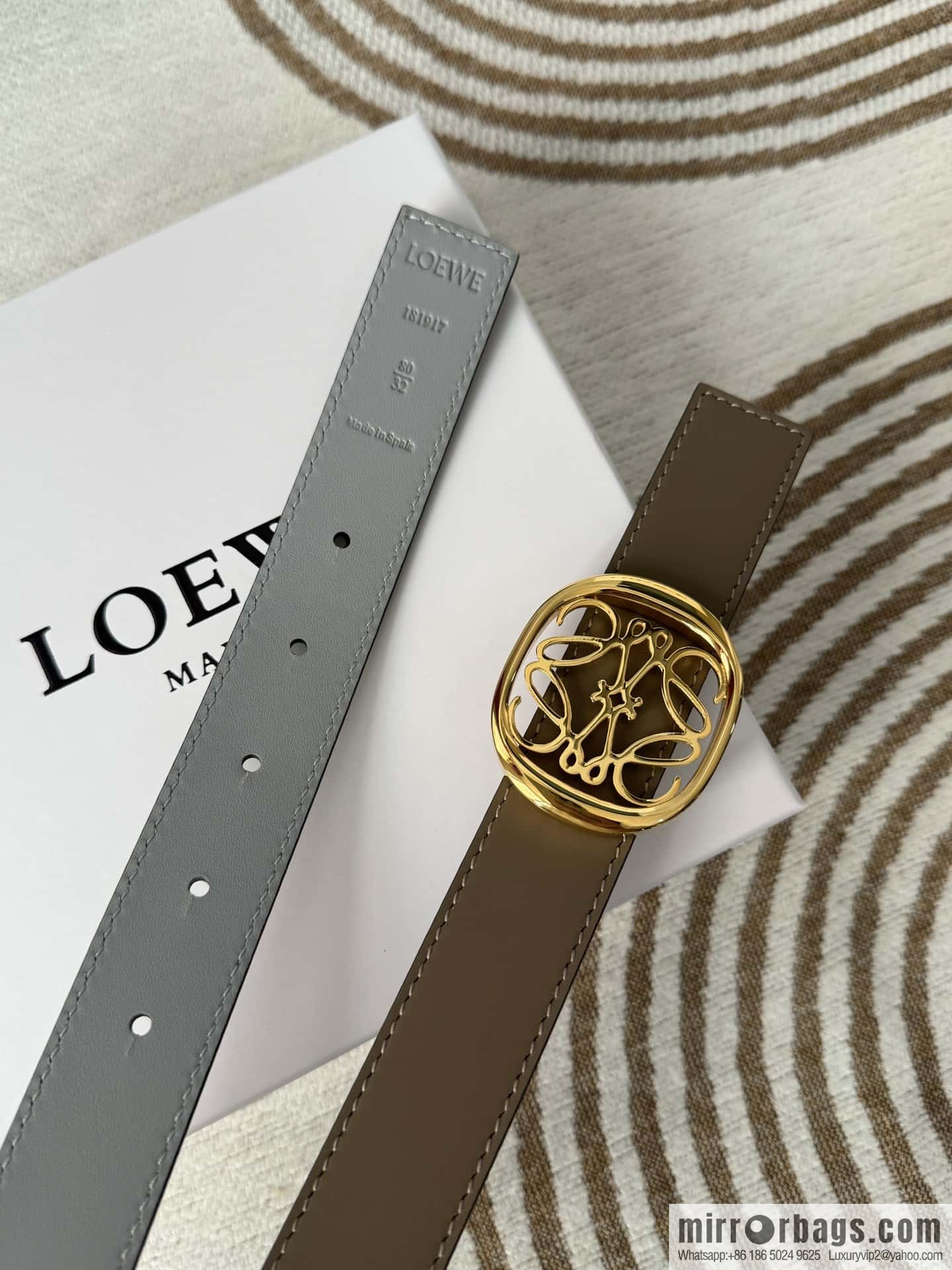 LOEWE Luo Yiwei's new belt smooth cow leather double-sided belt 2.8CM.