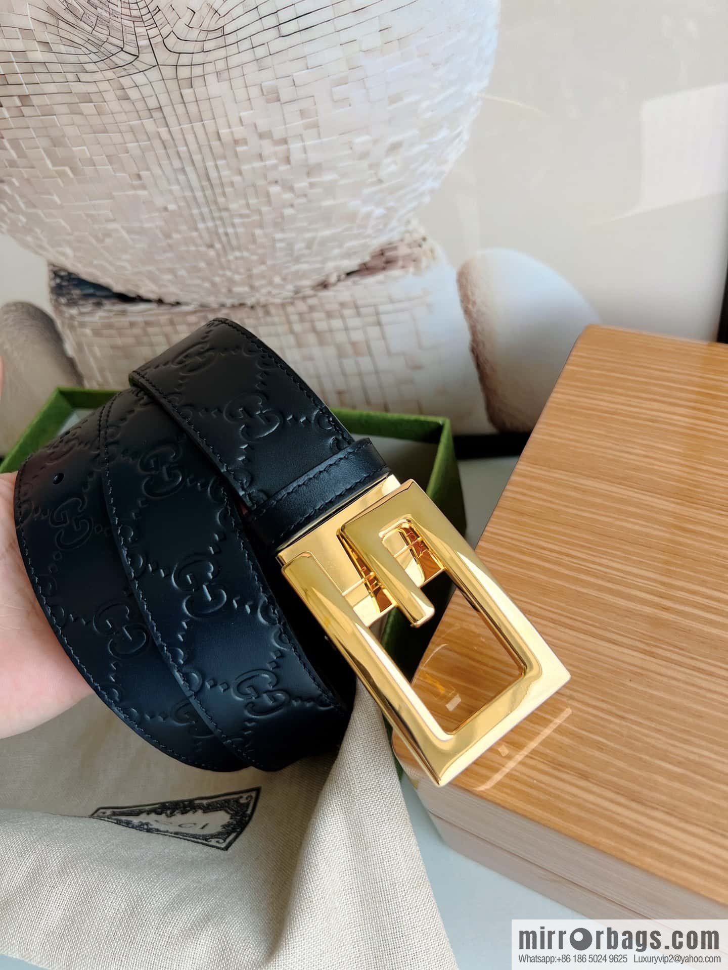 Gucci Gucci G-shaped metal rotating clip buckle, with the first layer of cowhide embossed texture belt 3.5mm