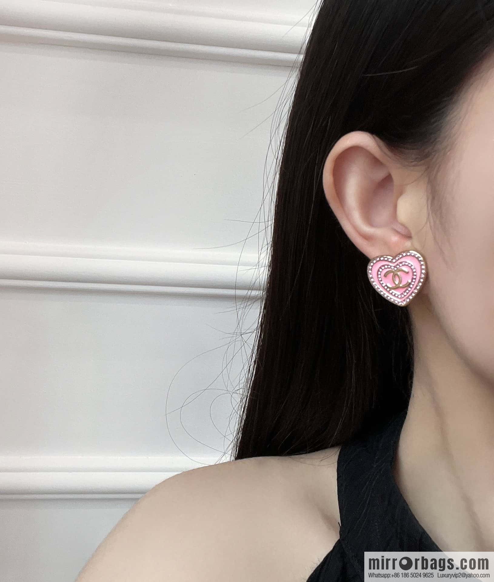 ❗️New ❗️☀️ new ☑️ Chanel C1 double c peach heart love stud earrings ☀️