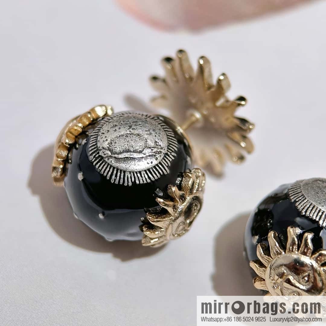 New ☑️ DIOR Dior Tribales Earrings