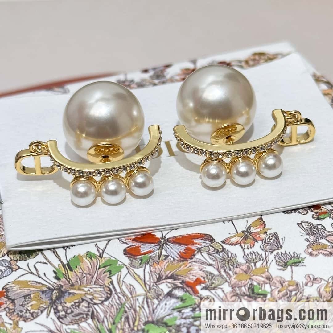 New ☑️ DIOR Dior pearl, earrings stud earrings