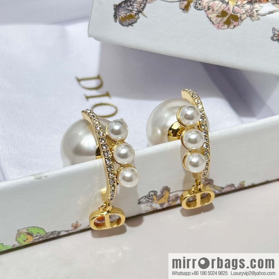New ☑️ DIOR Dior pearl, earrings stud earrings