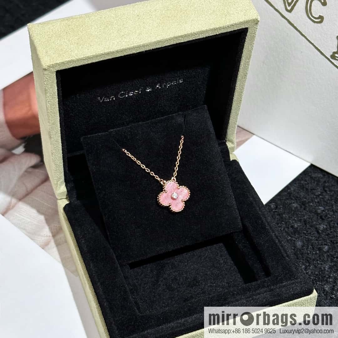 ❗️New ❗️ ☀️ Van Cleef & Arpels Natural Rose Greystone Necklace